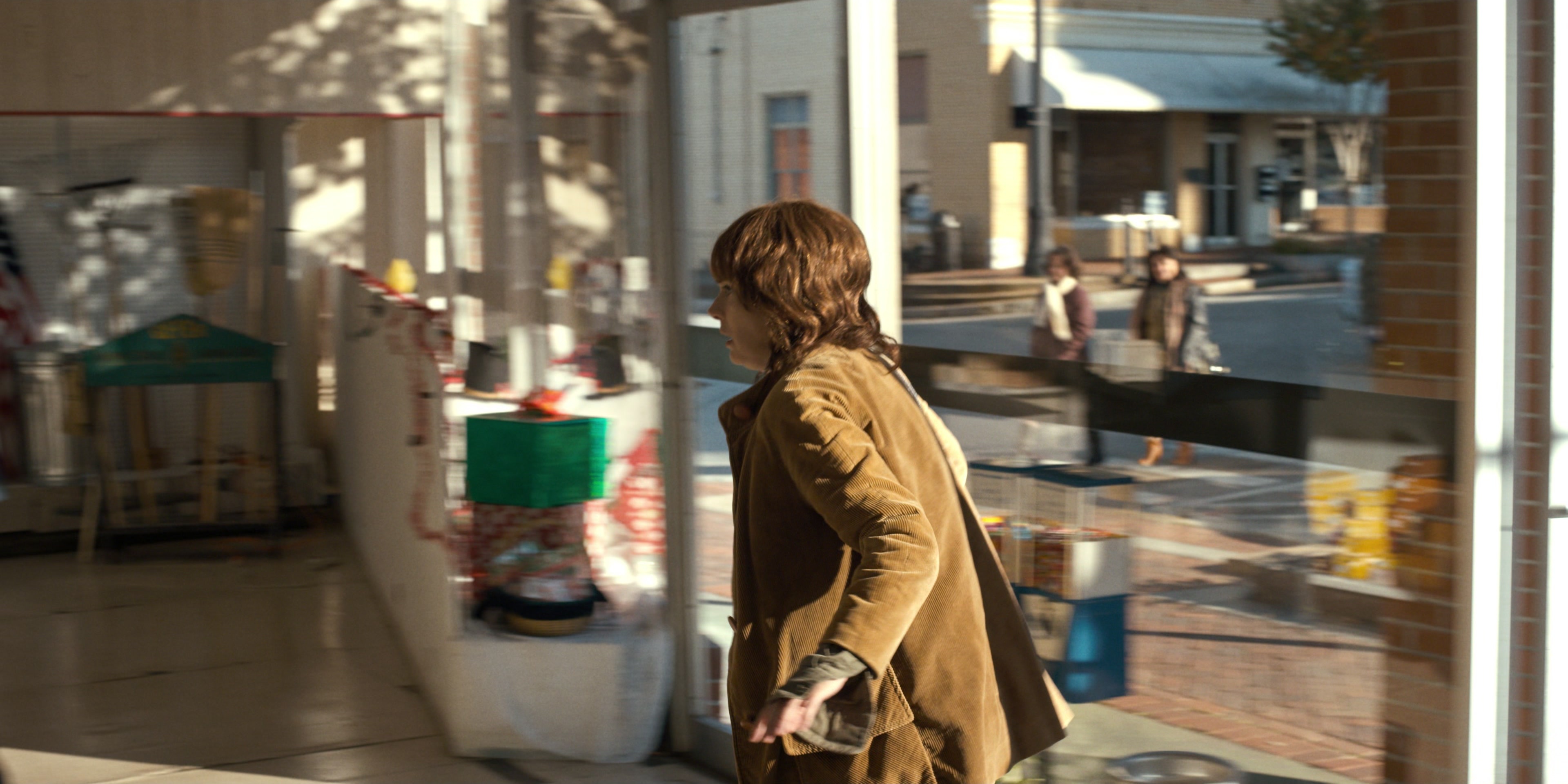 Stranger Things (2016), wide, 2.00:1 — film still