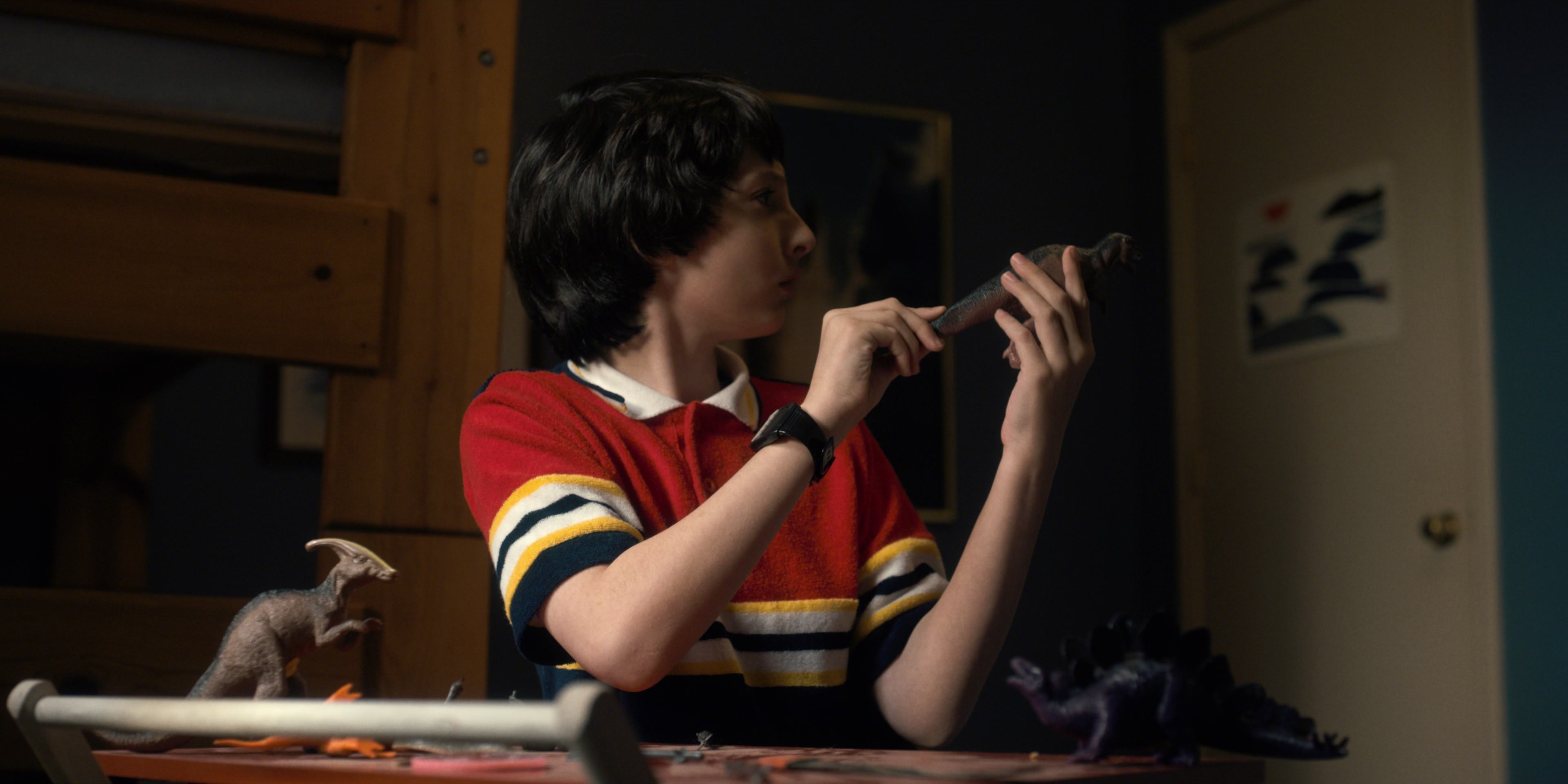 Stranger Things (2016), wide, 2.00:1 — film still