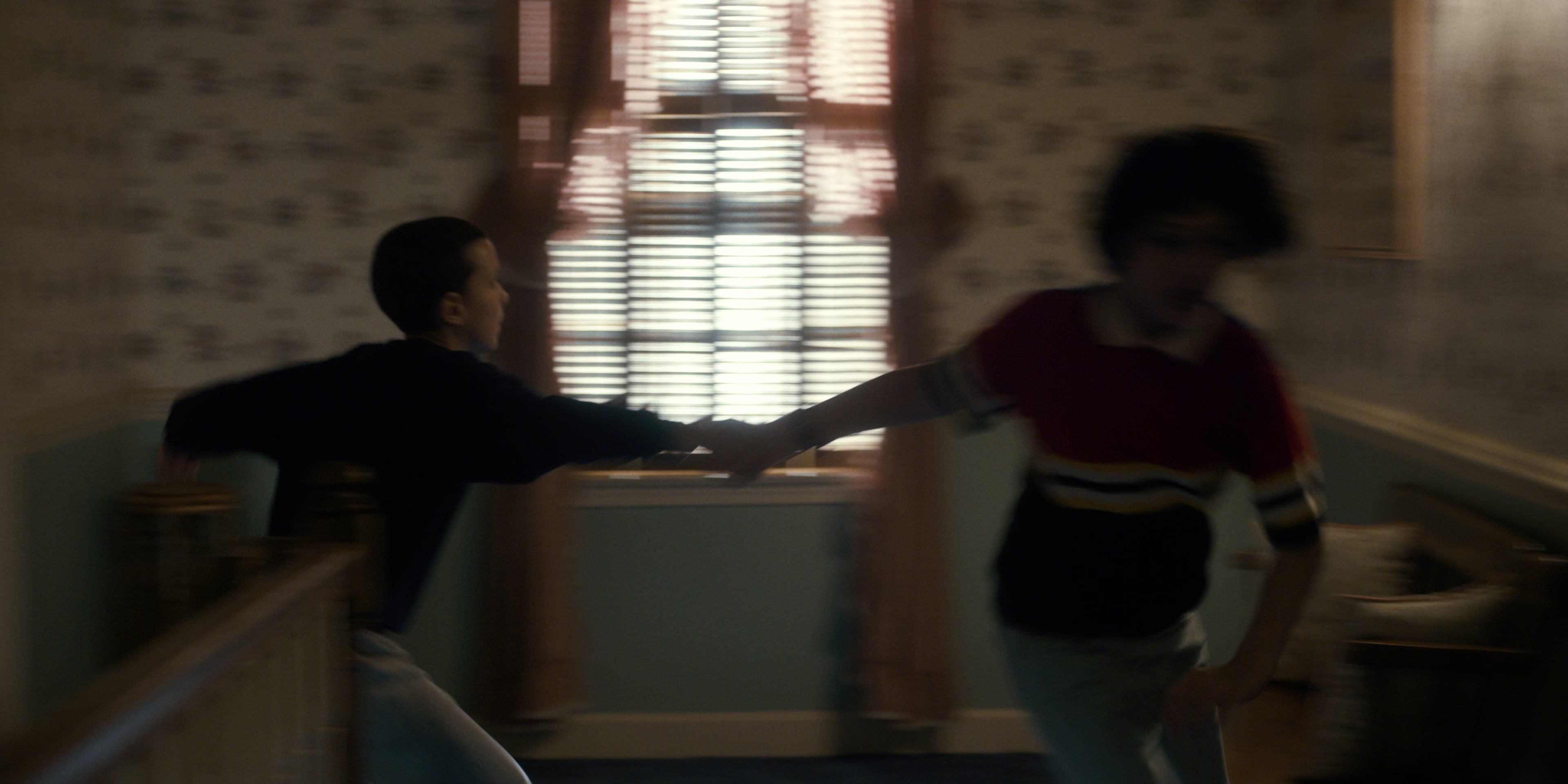 Stranger Things (2016), wide, 2.00:1 — film still