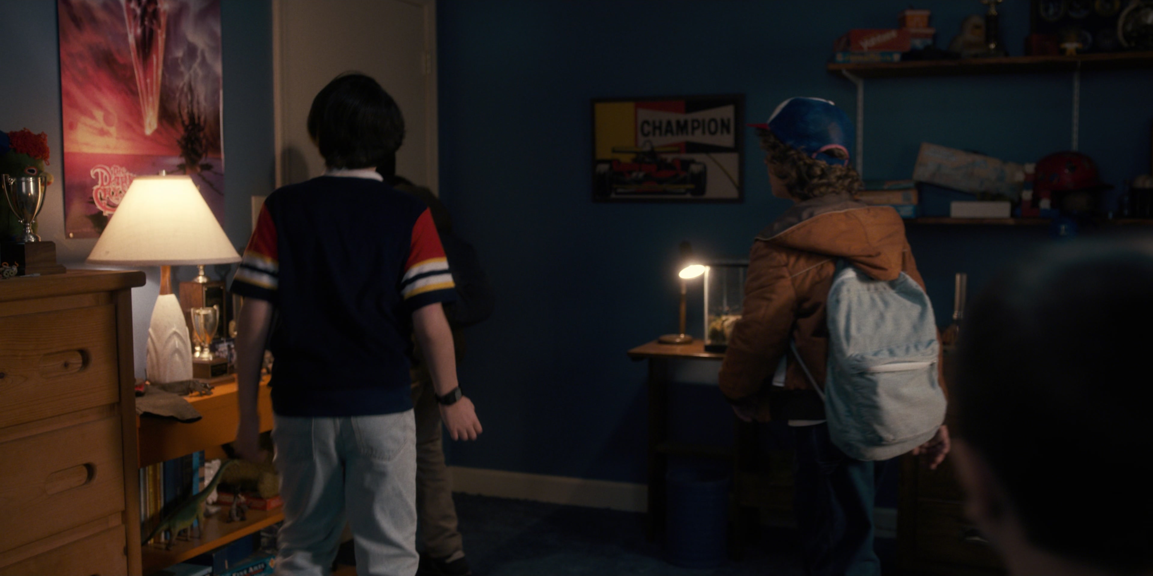 Stranger Things (2016), wide, 2.00:1 — film still