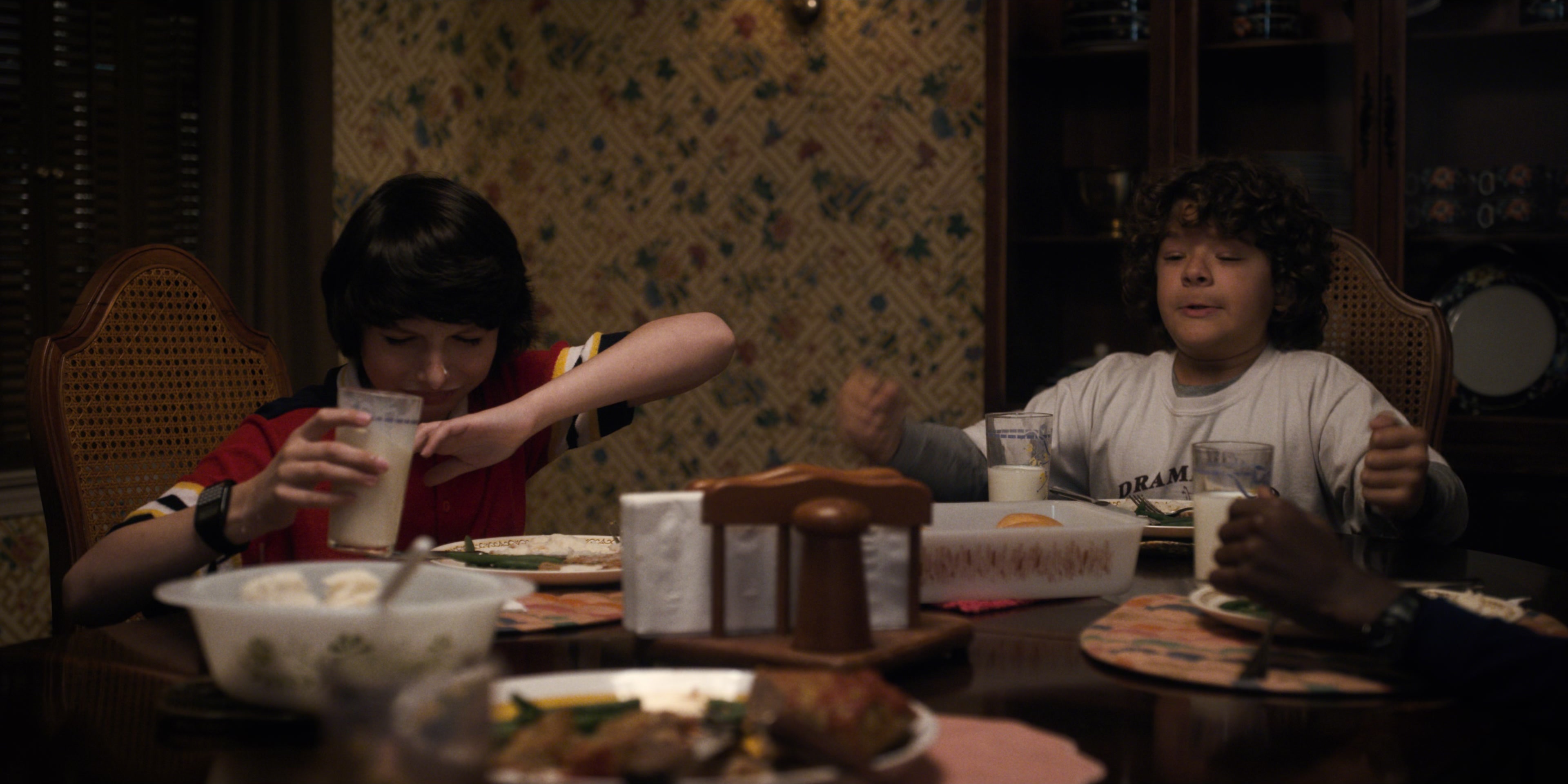 Stranger Things (2016), wide, 2.00:1 — film still