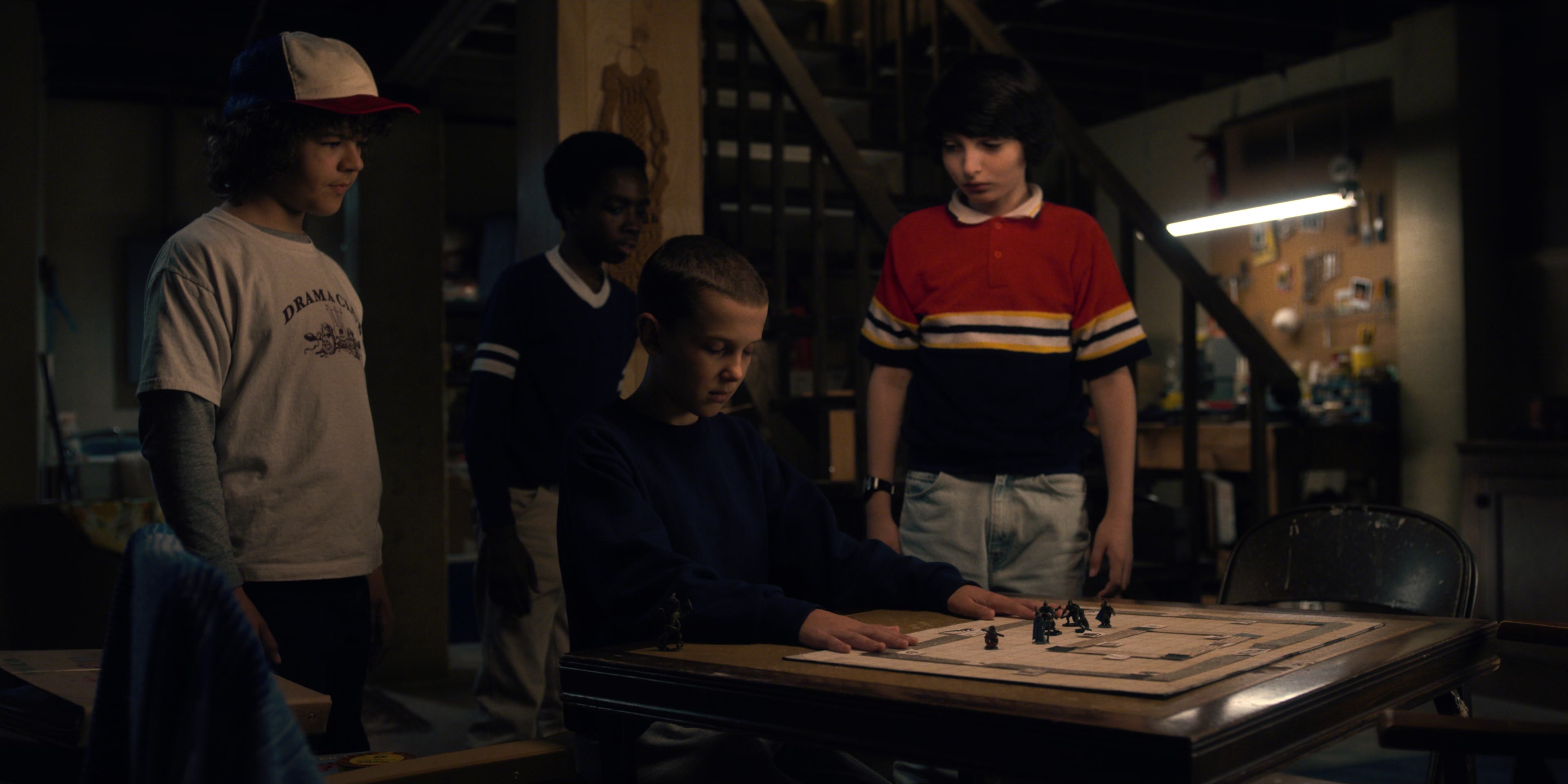 Stranger Things (2016), medium, 2.00:1 — film still