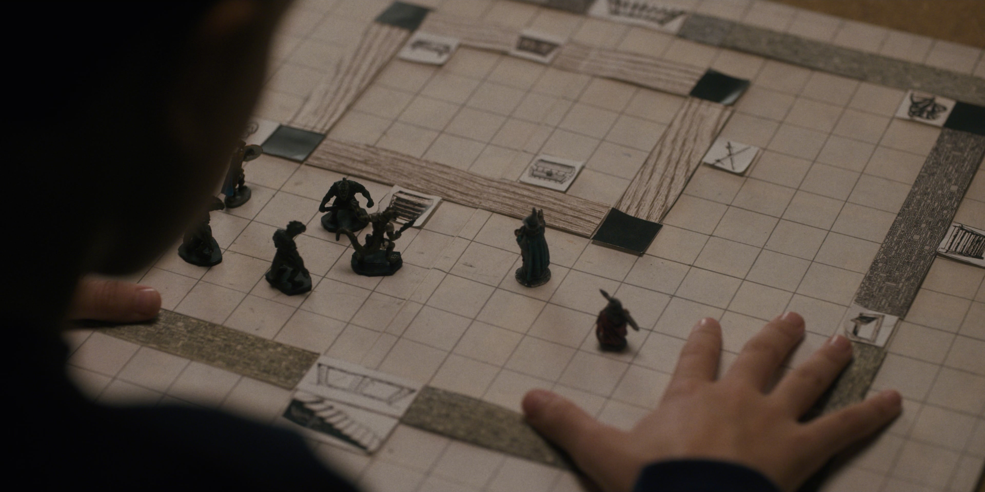 Stranger Things (2016), wide, 2.00:1 — film still