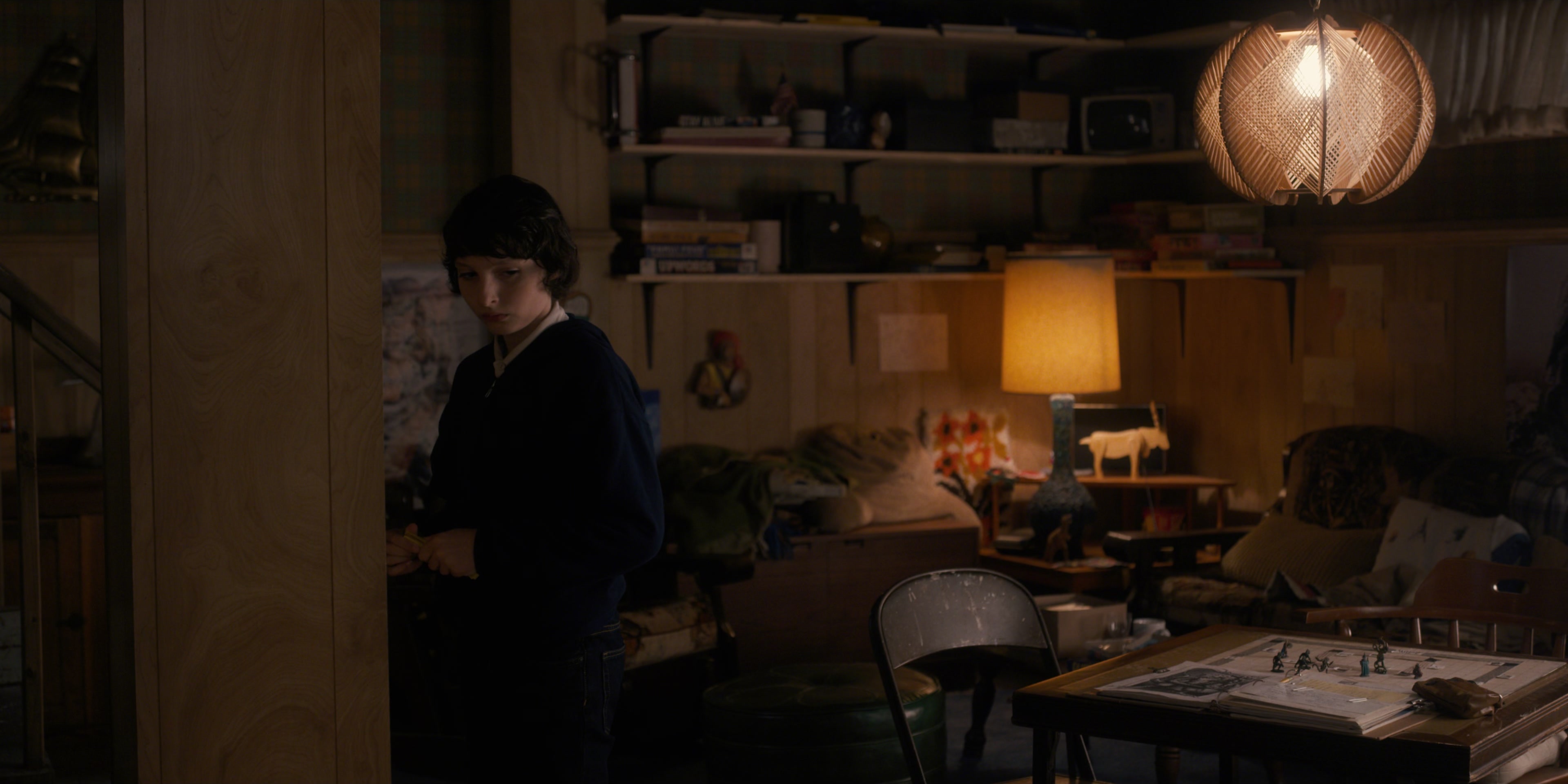 Stranger Things (2016), wide, 2.00:1 — film still