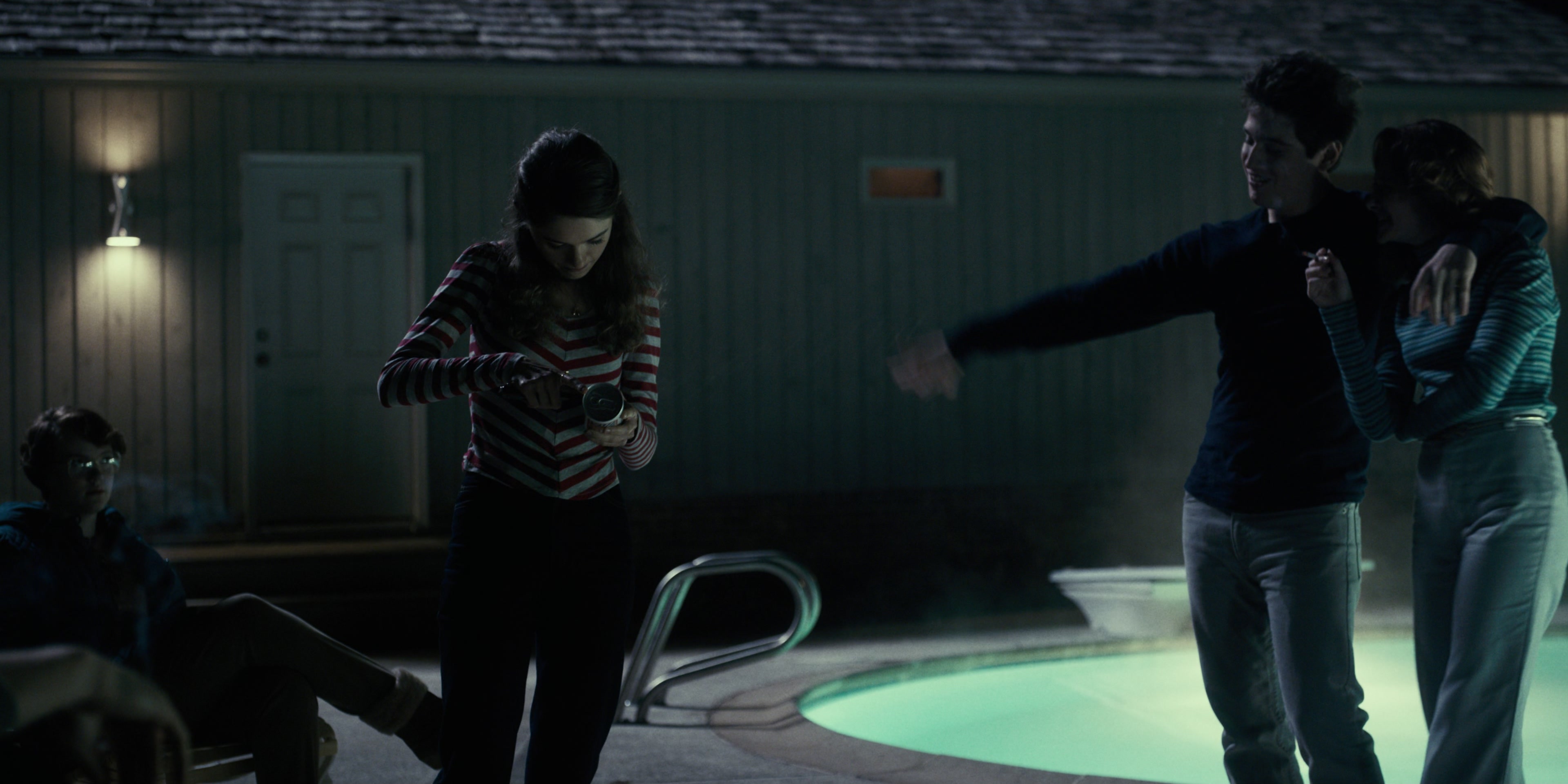 Stranger Things (2016), wide, 2.00:1 — film still