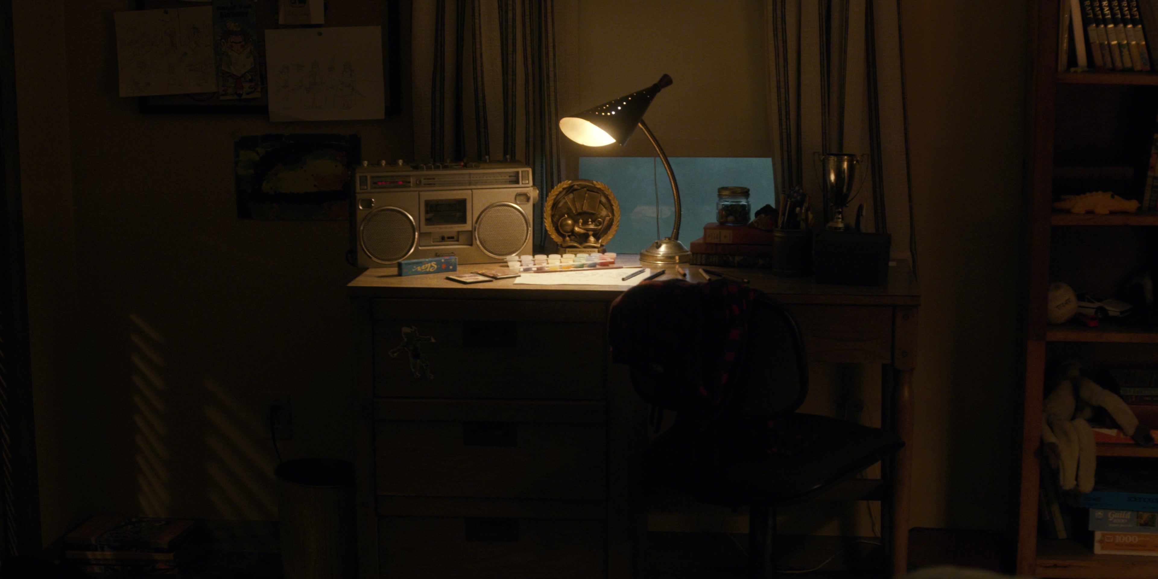 Stranger Things (2016), wide, 2.00:1 — film still