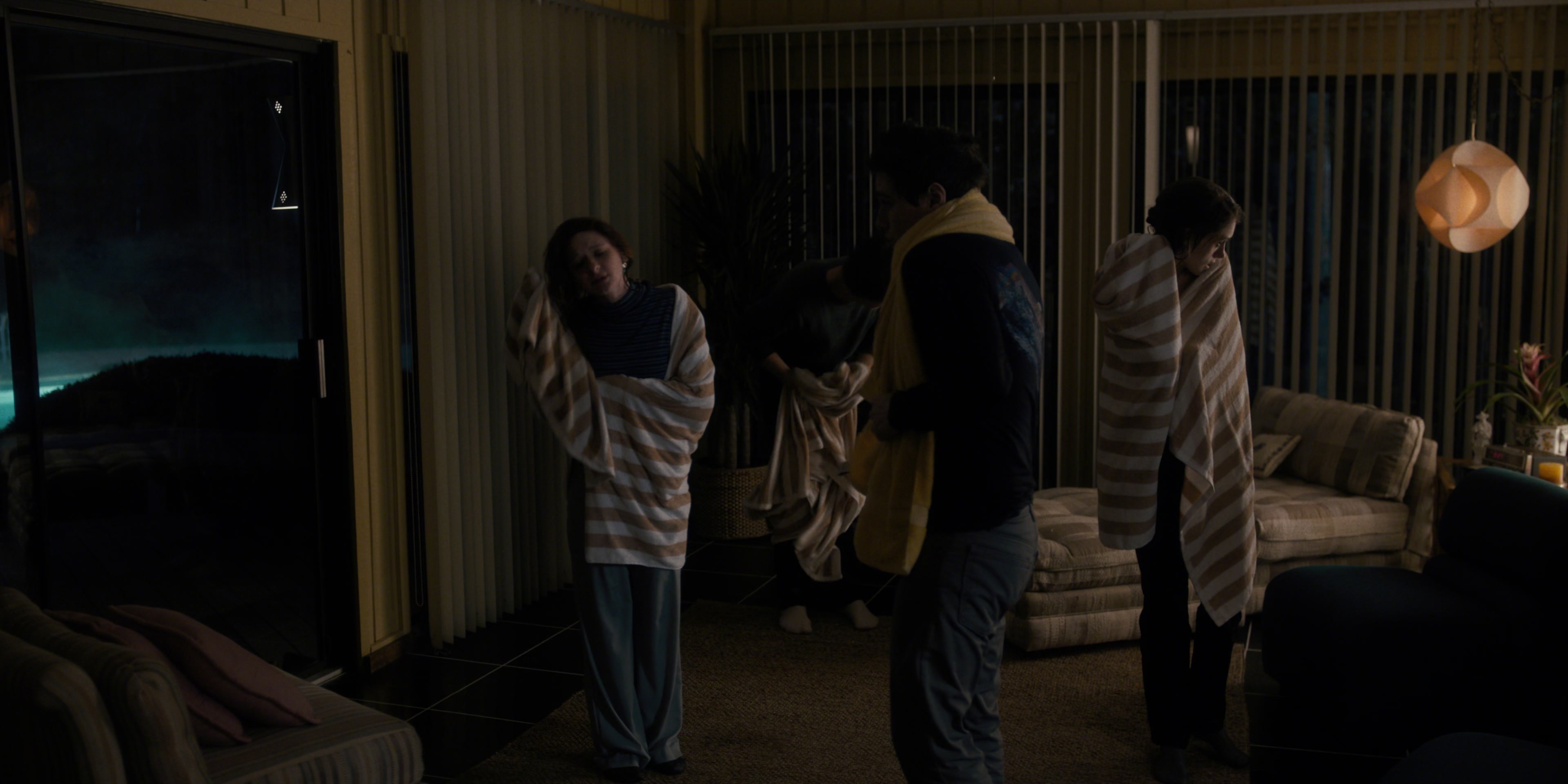 Stranger Things (2016), wide, 2.00:1 — film still