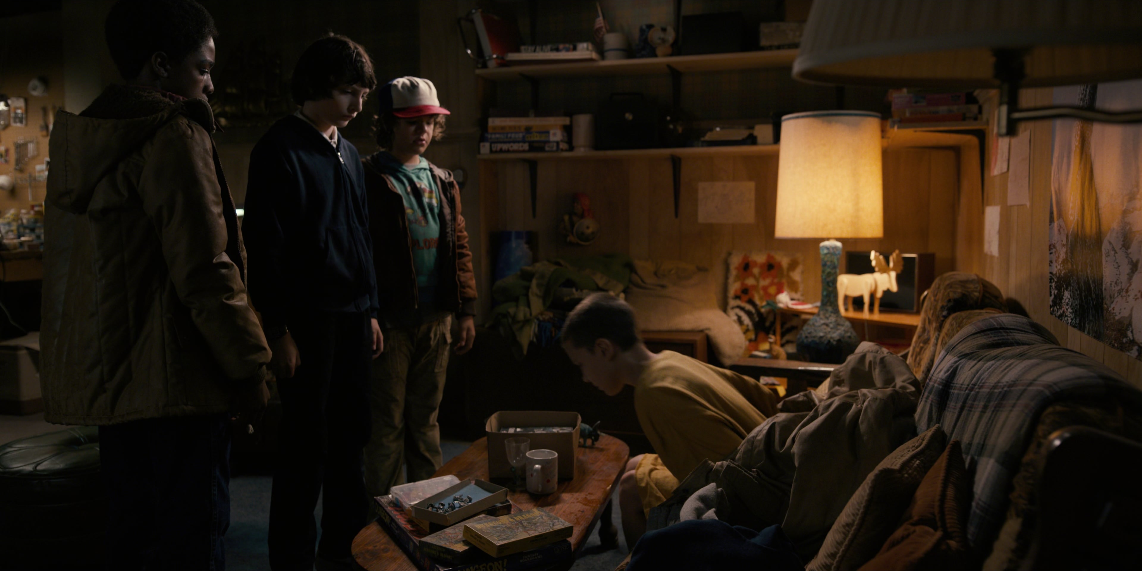 Stranger Things (2016), wide, 2.00:1 — film still