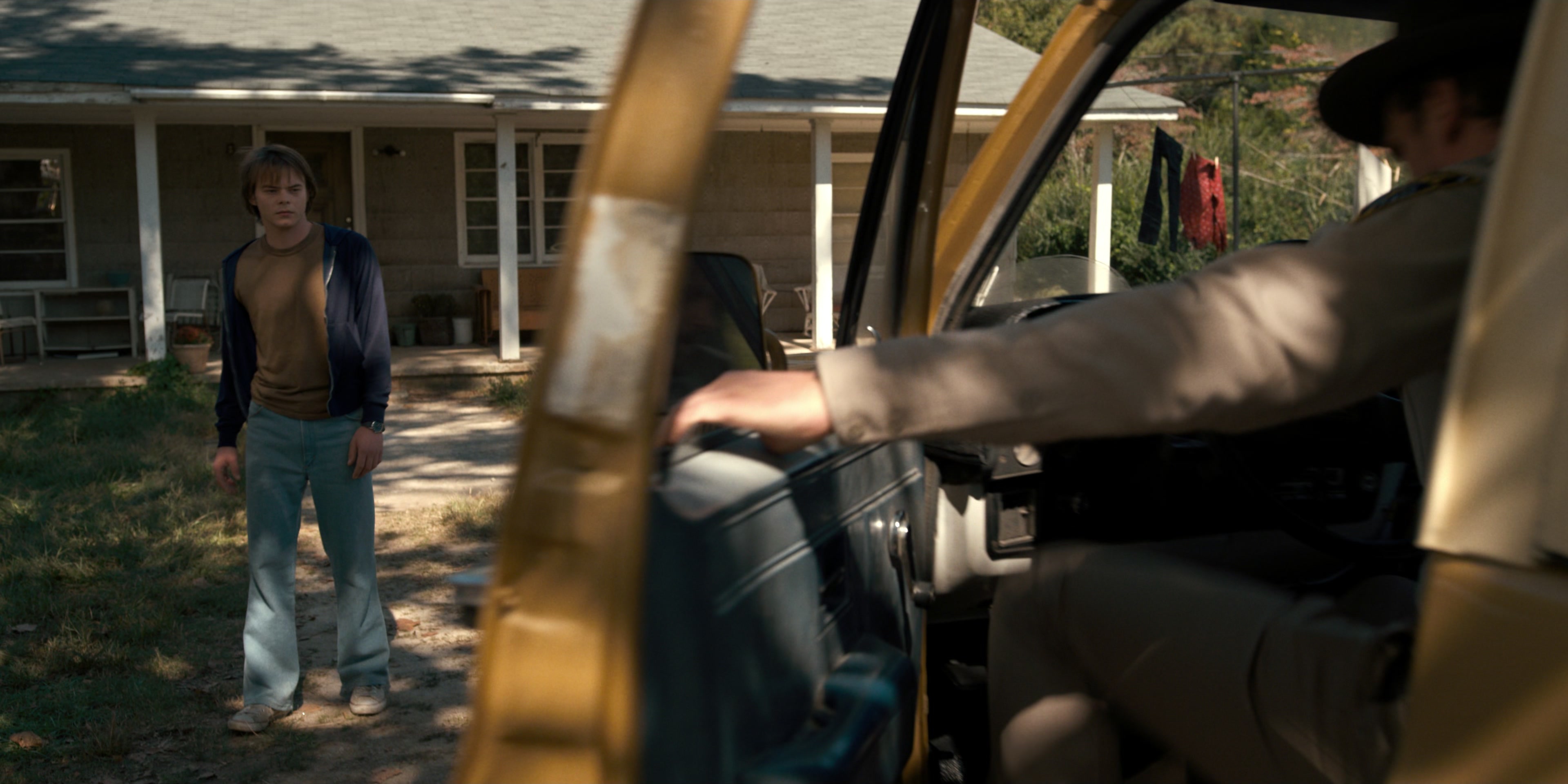 Stranger Things (2016), wide, 2.00:1 — film still