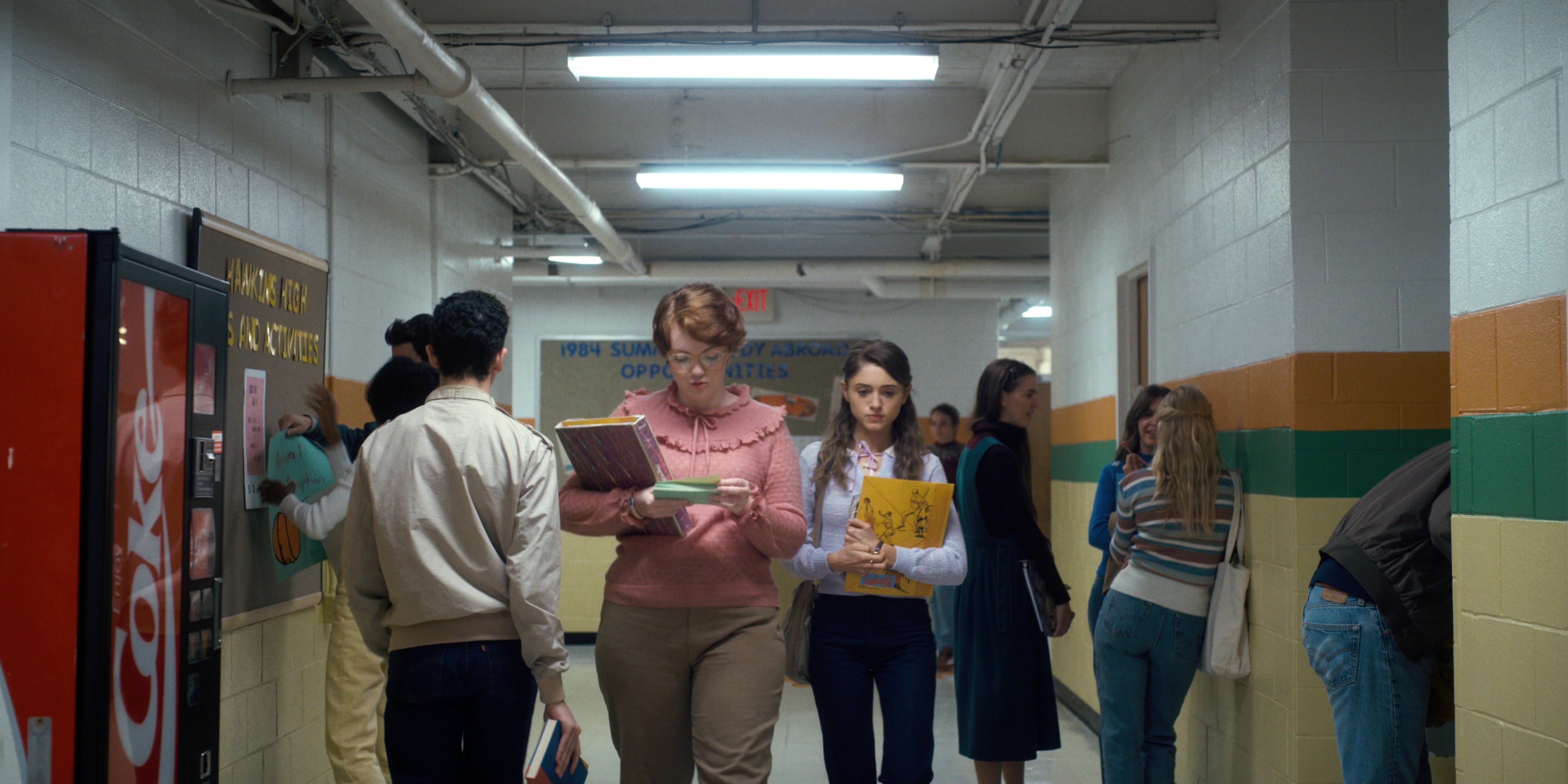 Stranger Things (2016), wide, 2.00:1 — film still