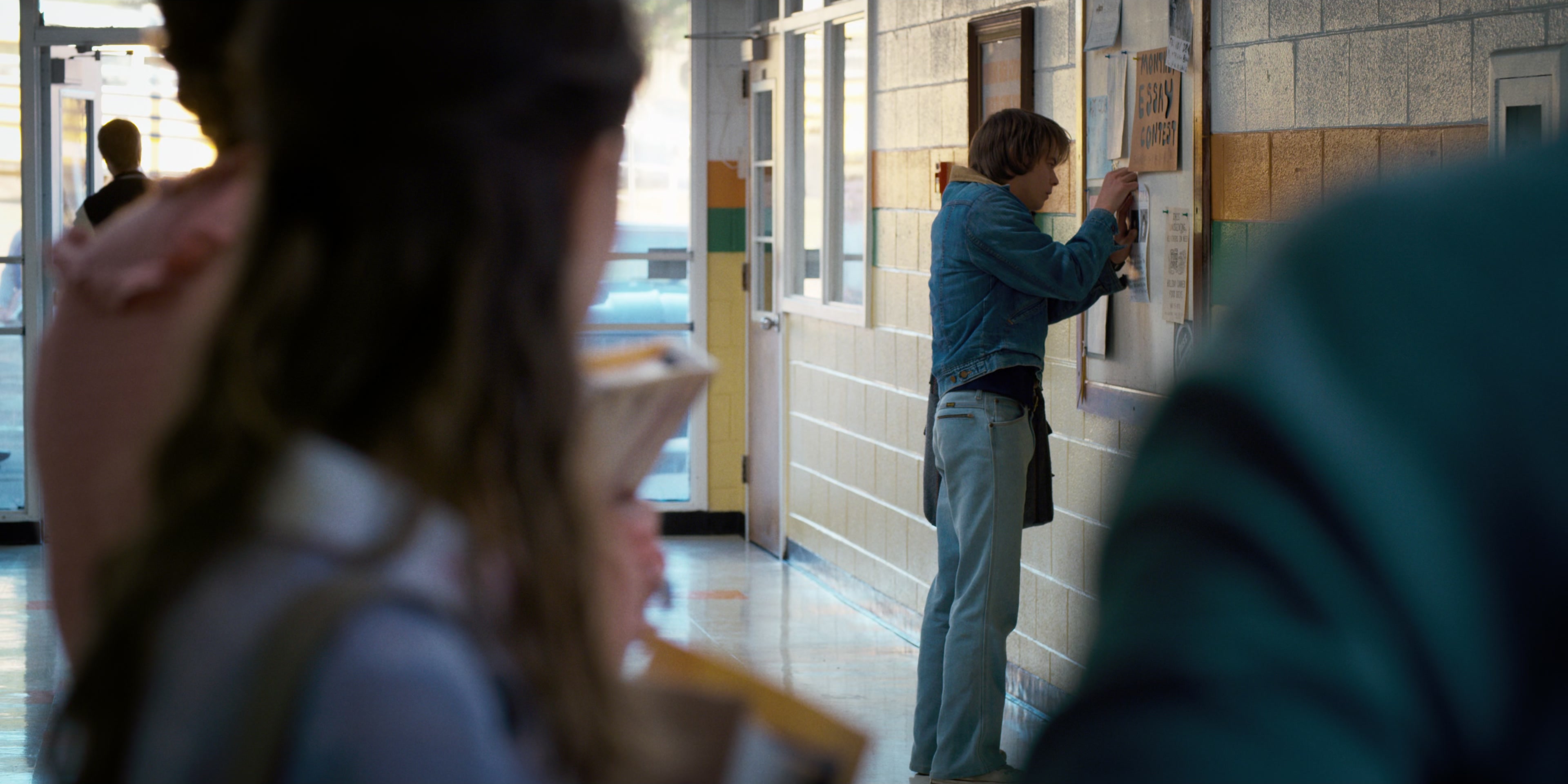 Stranger Things (2016), wide, 2.00:1 — film still