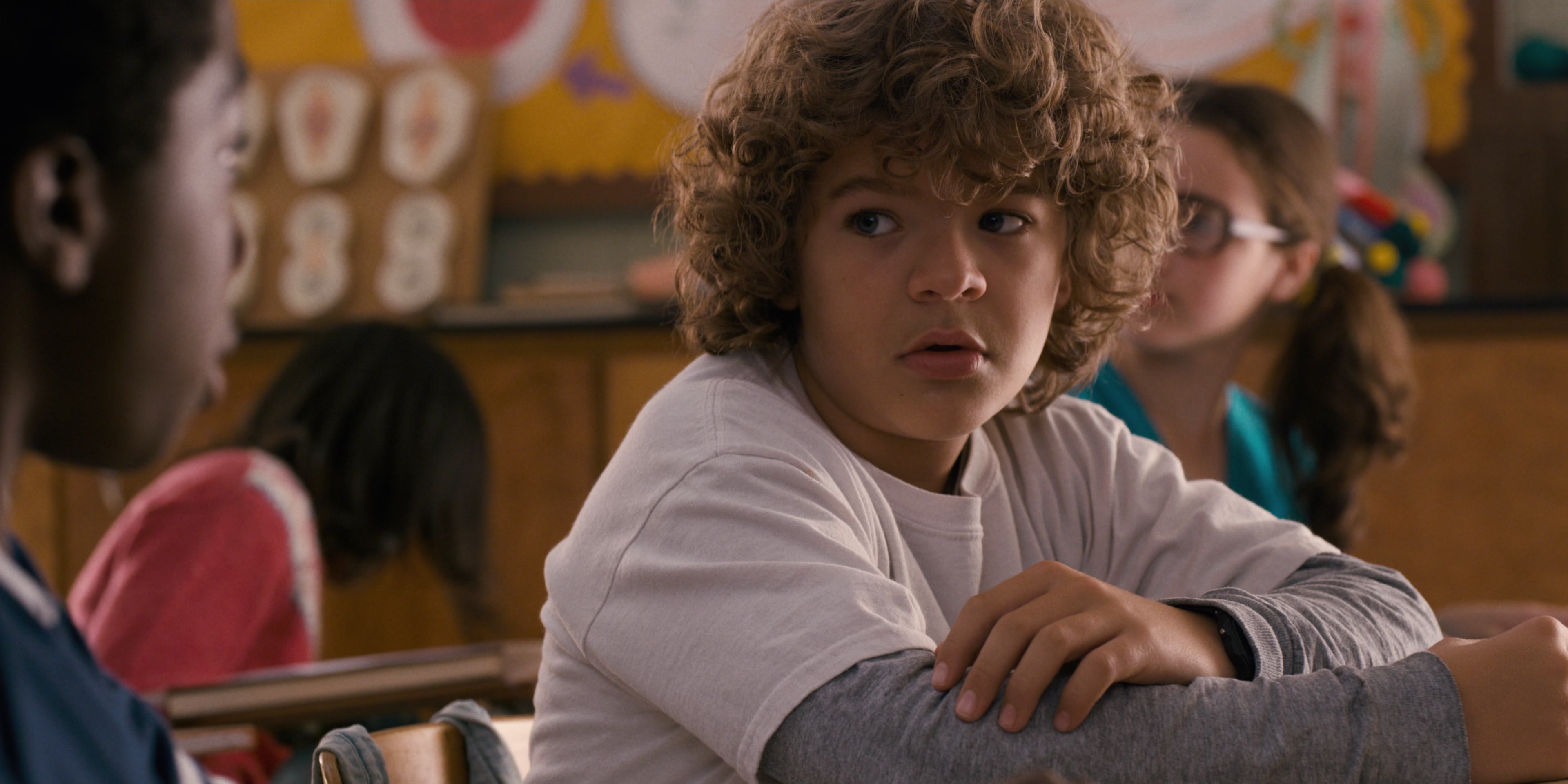 Stranger Things (2016), medium, 2.00:1 — film still