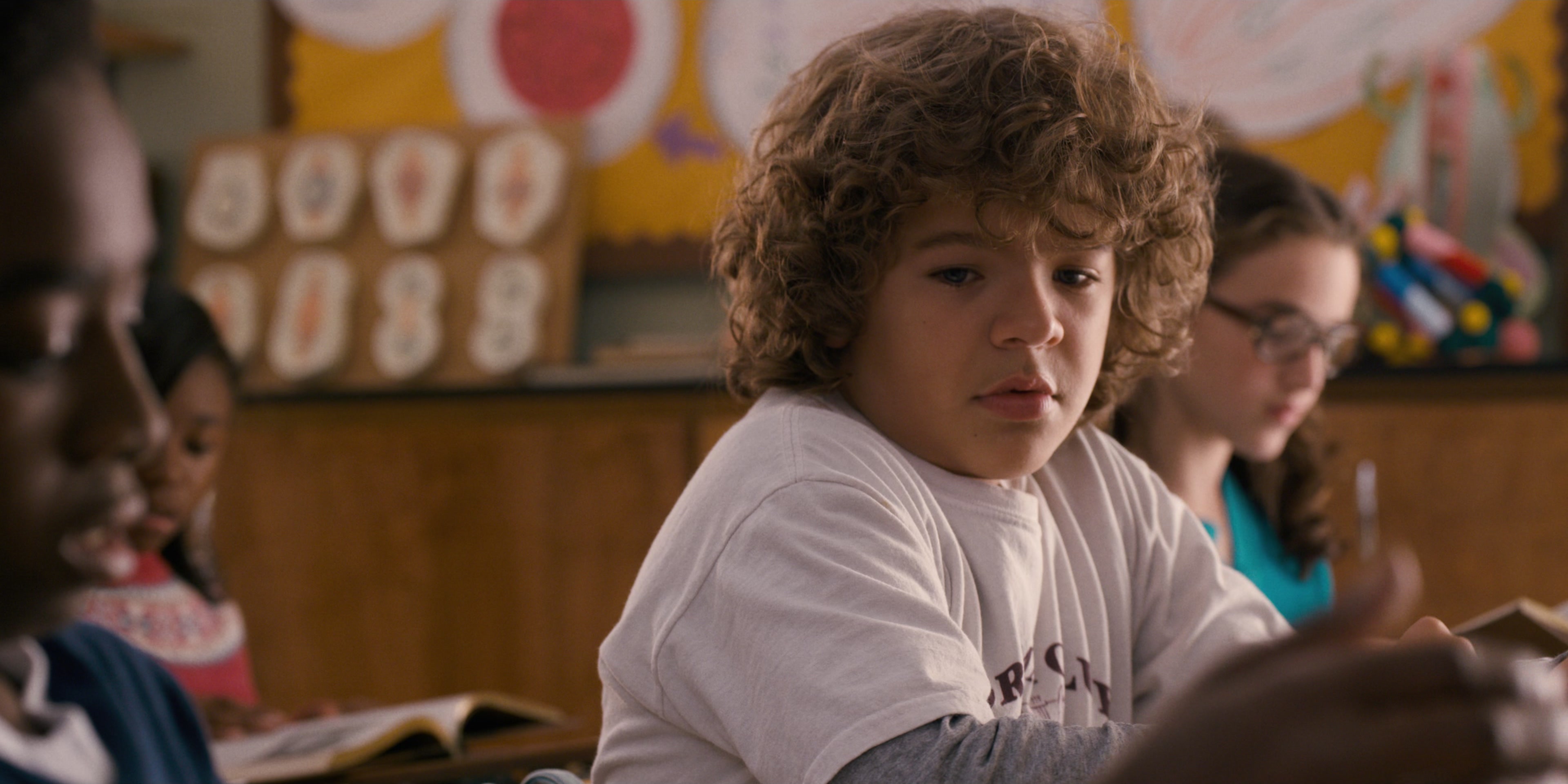 Stranger Things (2016), medium, 2.00:1 — film still