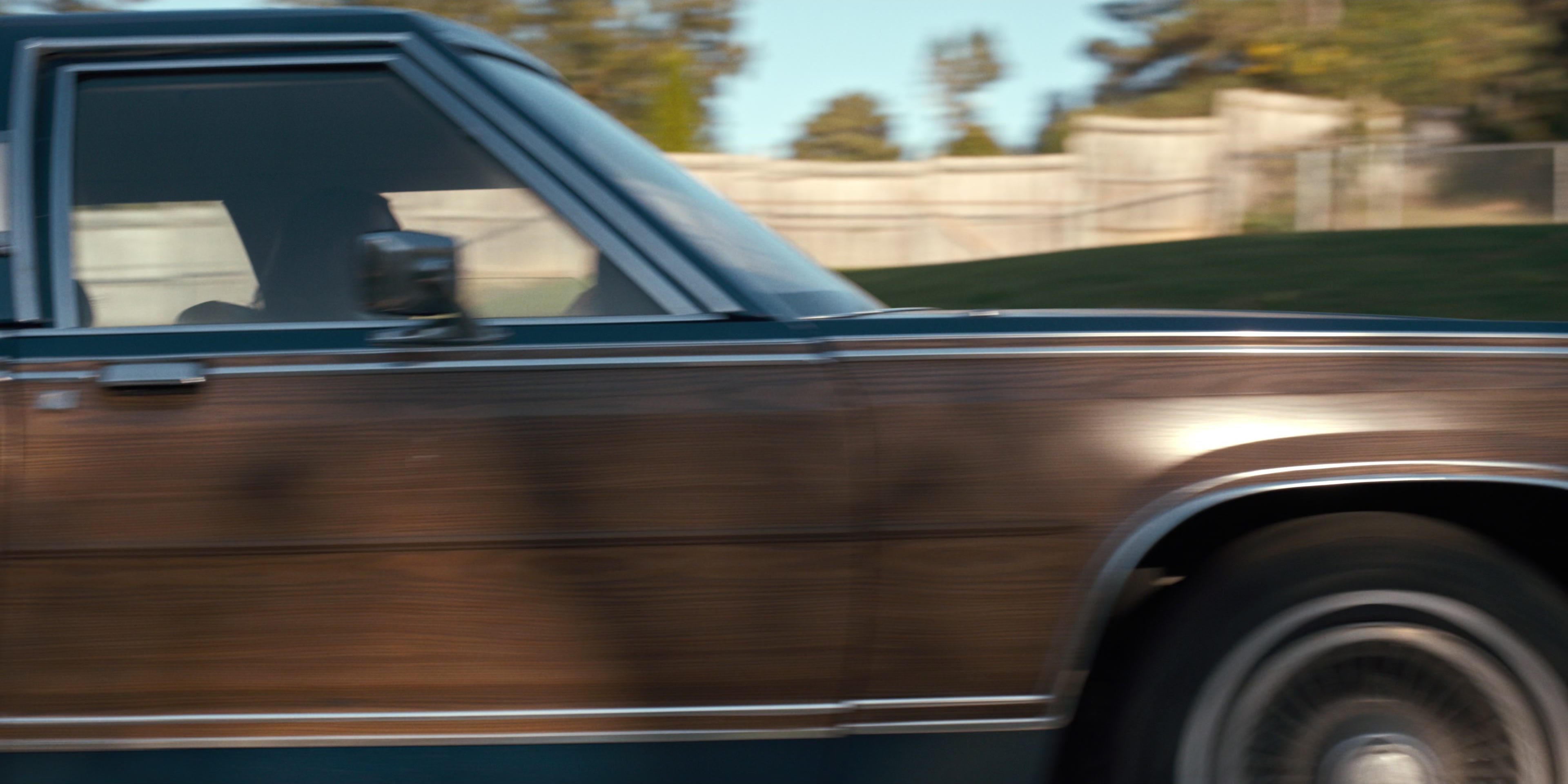Stranger Things (2016), wide, 2.00:1 — film still