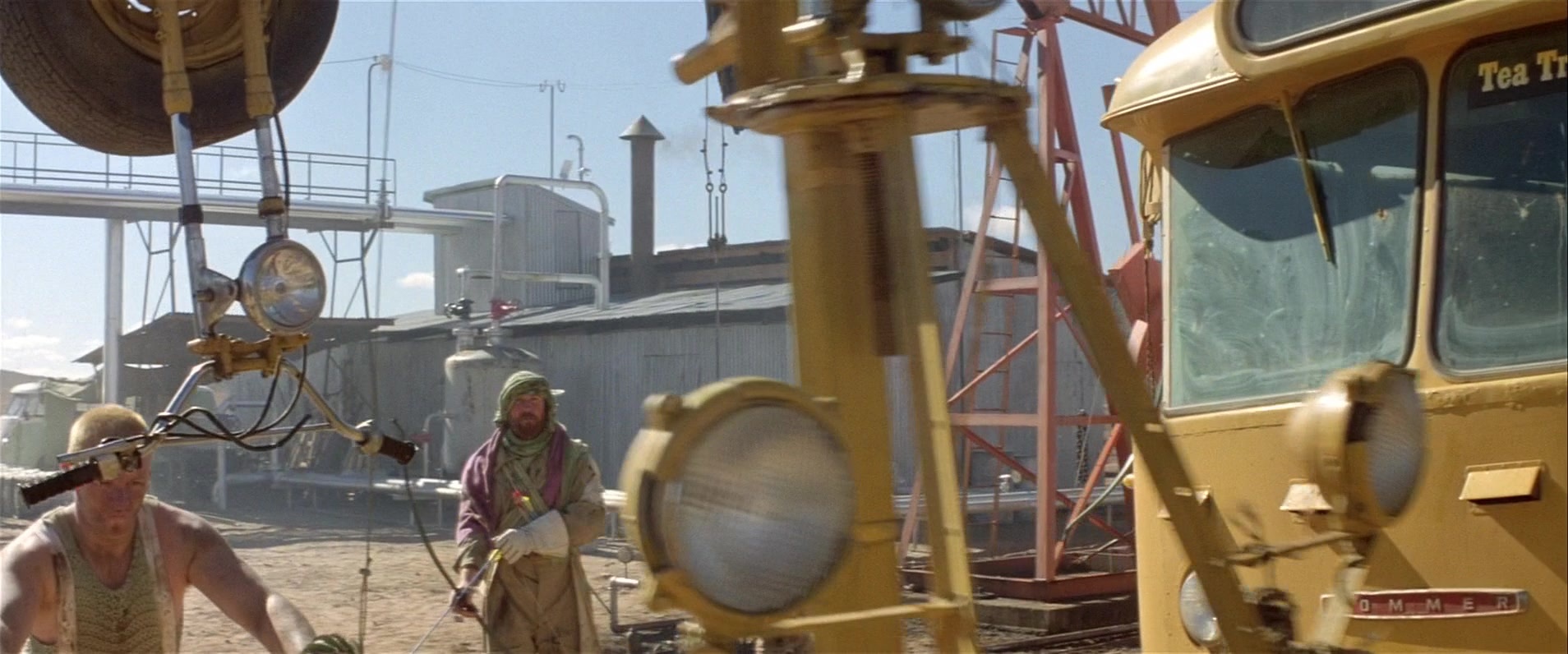 Mad Max 2 (1981), wide, 2.40:1 — film still