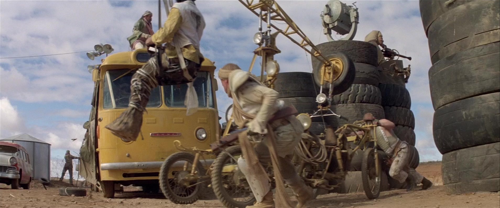 Mad Max 2 (1981), wide, 2.40:1 — film still