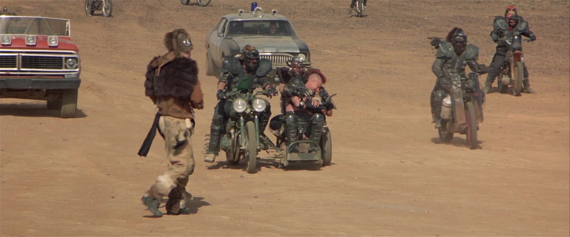 Mad Max 2 (1981), wide, 2.40:1 — film still