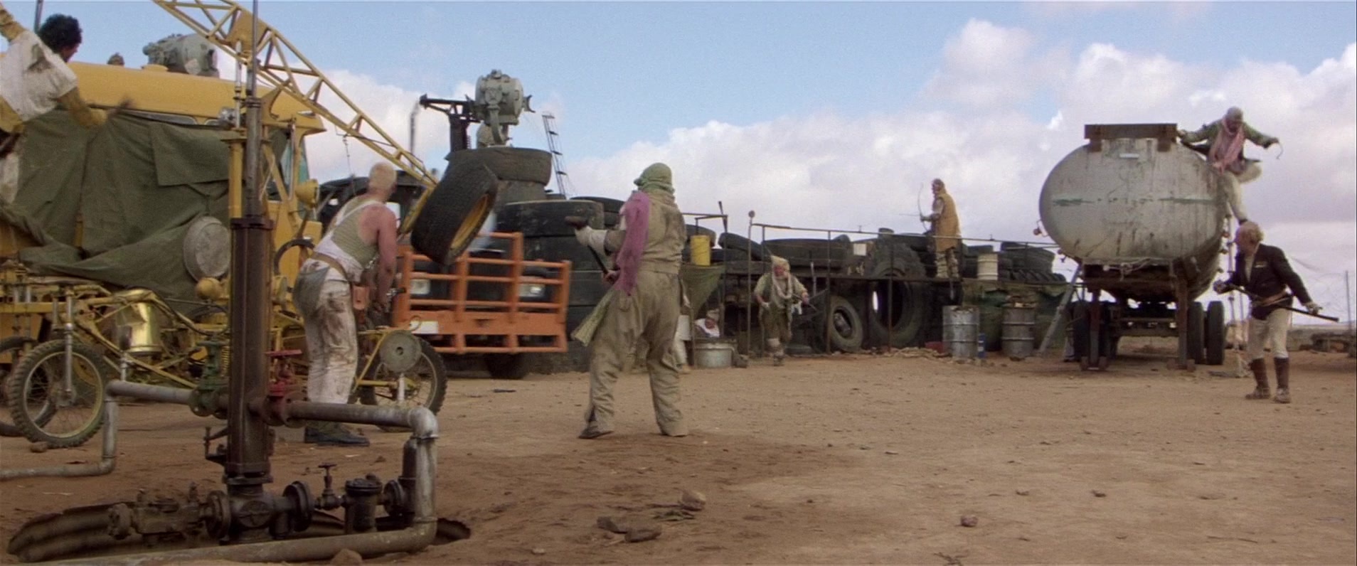 Mad Max 2 (1981), wide, 2.40:1 — film still