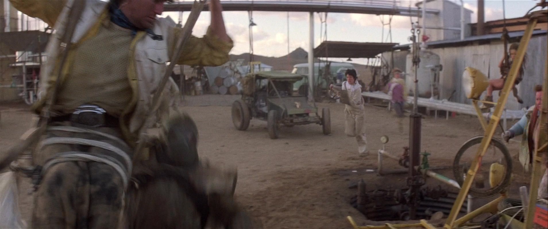 Mad Max 2 (1981), wide, 2.40:1 — film still
