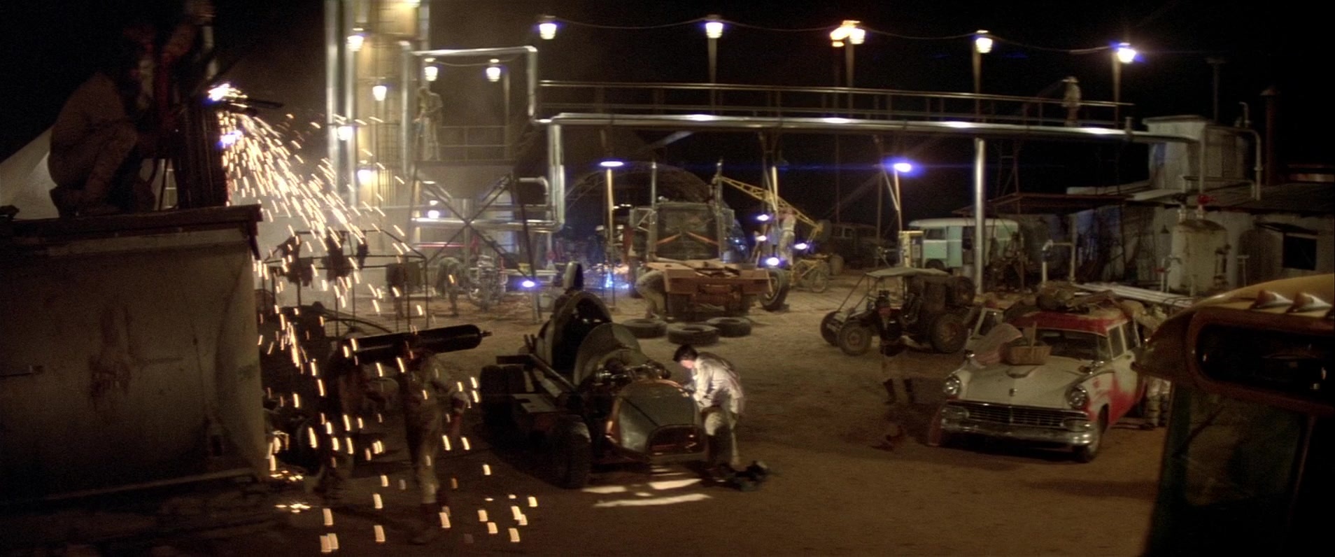 Mad Max 2 (1981), wide, 2.40:1 — film still