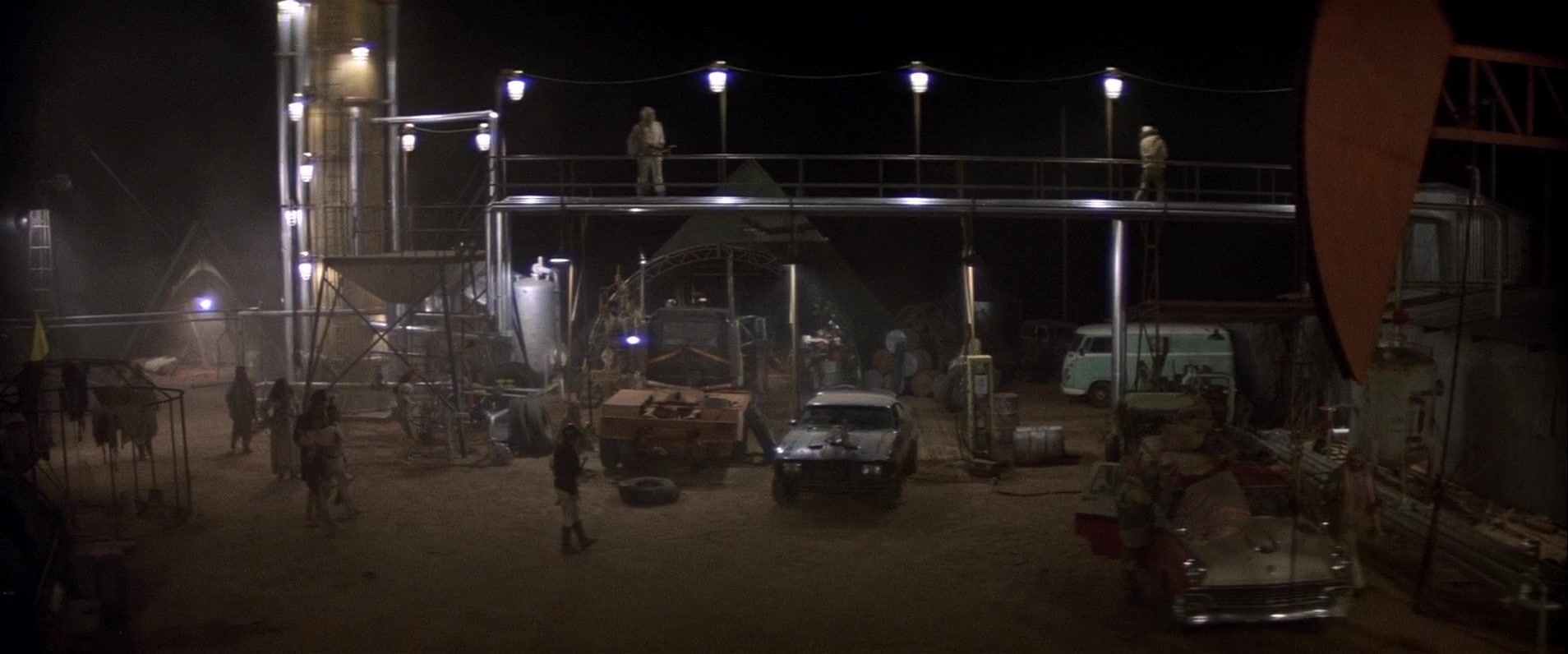 Mad Max 2 (1981), wide, 2.40:1 — film still