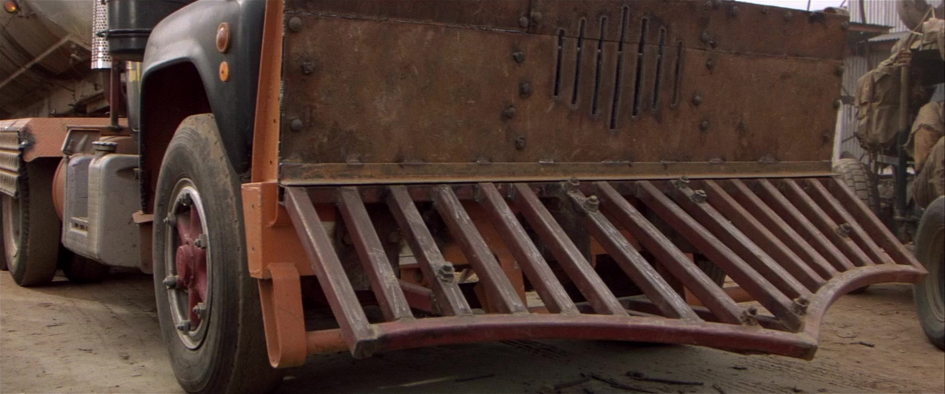 Mad Max 2 (1981), wide, 2.40:1 — film still
