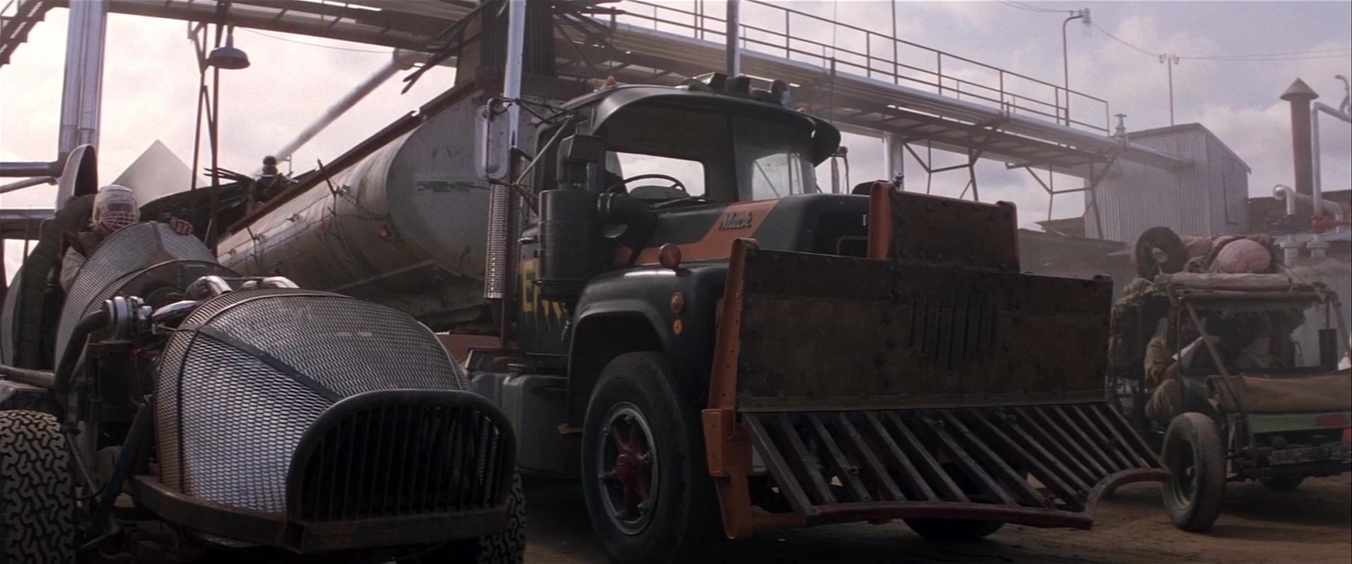 Mad Max 2 (1981), wide, 2.40:1 — film still