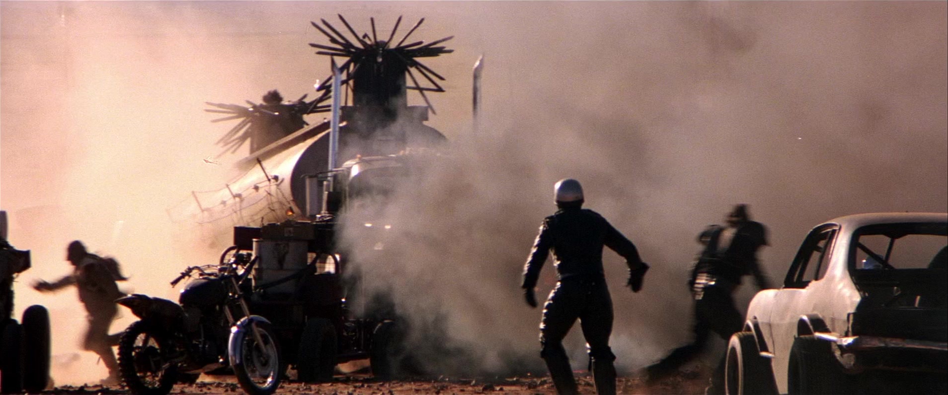 Mad Max 2 (1981), wide, 2.40:1 — film still