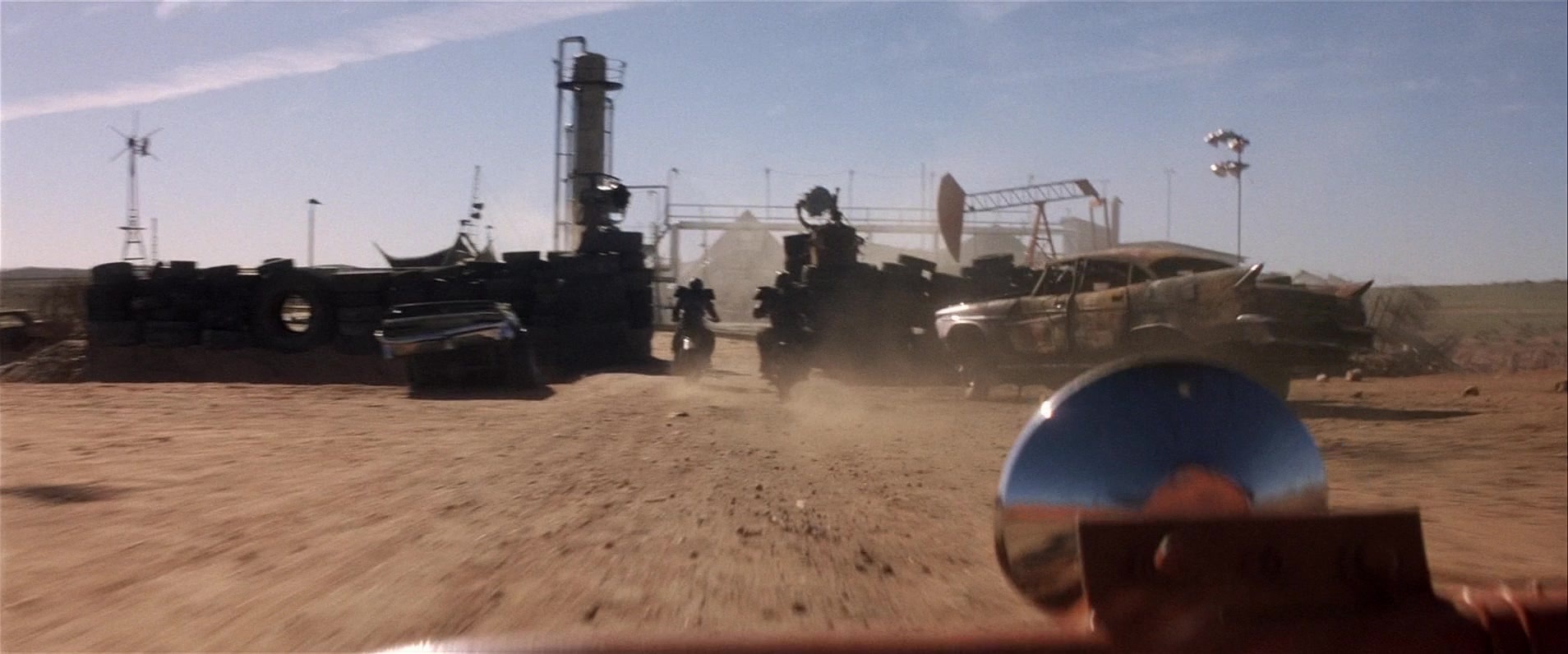 Mad Max 2 (1981), unknown, 2.40:1 — film still