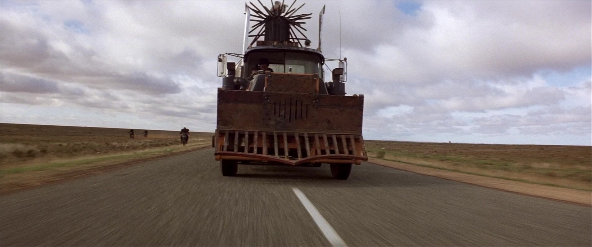 Mad Max 2 (1981), unknown, 2.40:1 — film still