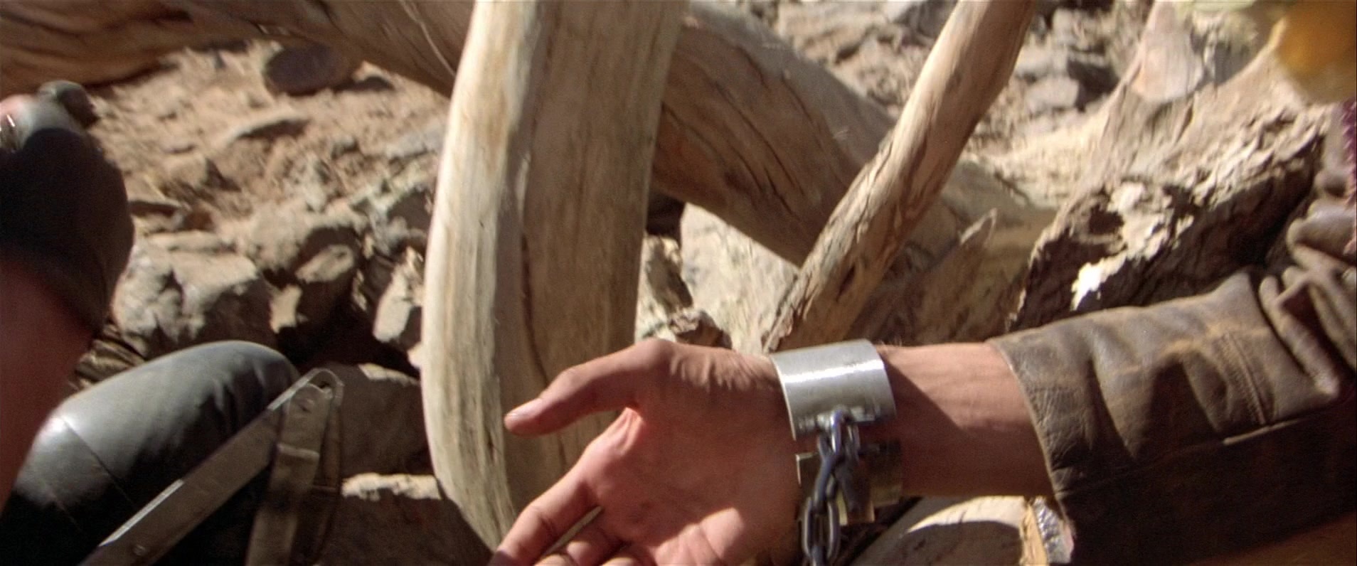 Mad Max 2 (1981), unknown, 2.40:1 — film still