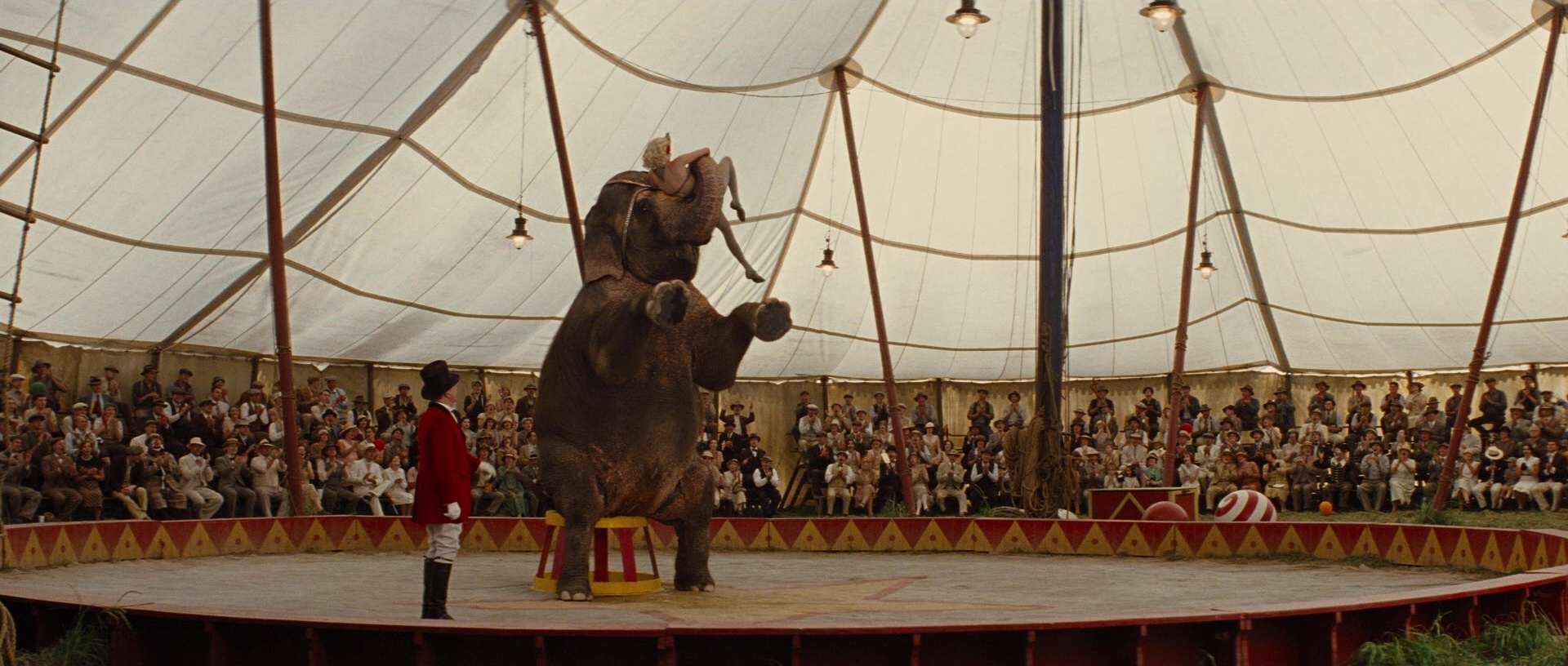 Water for Elephants (2011), wide, 2.35:1 — film still
