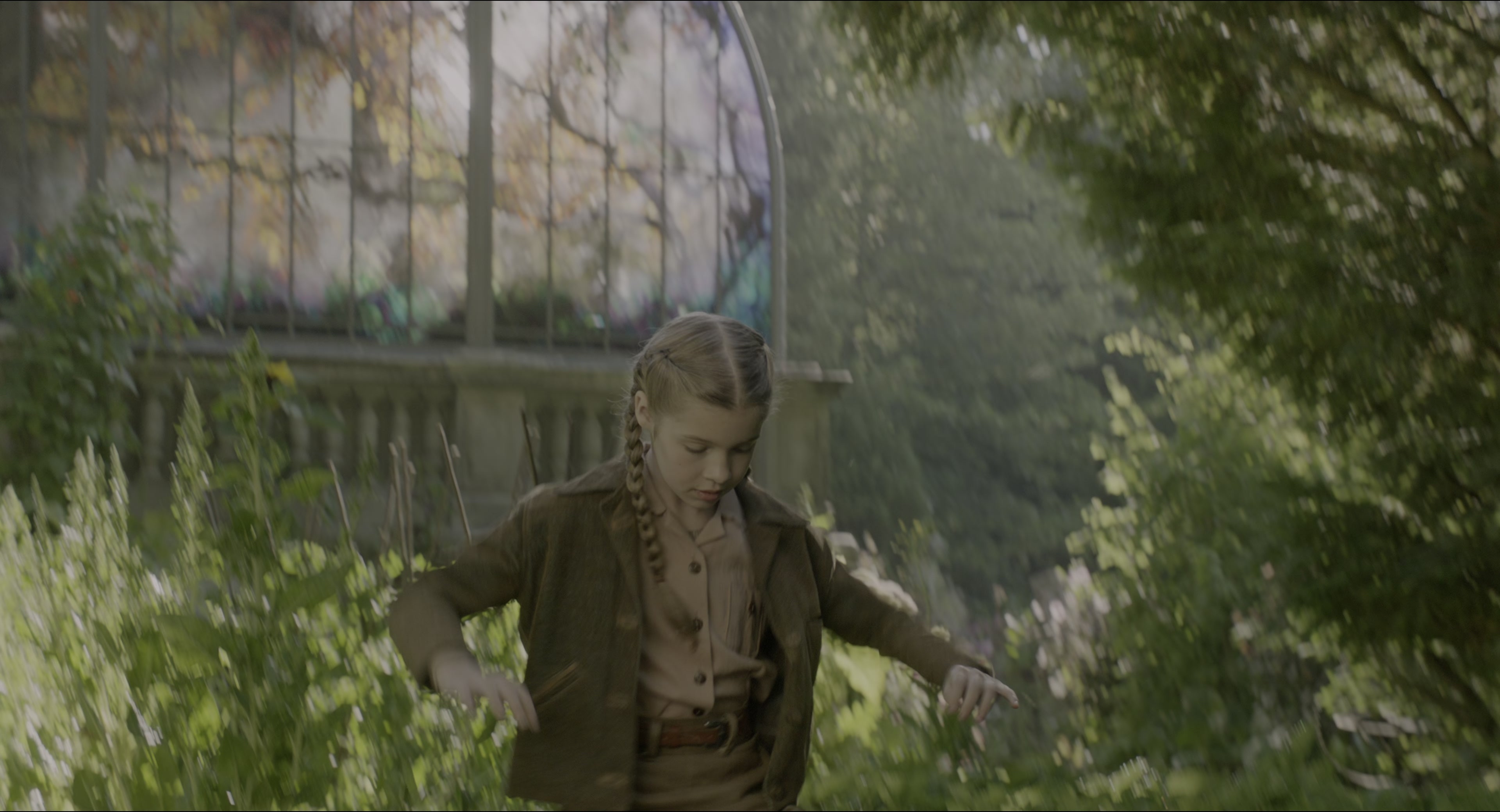 Miss Peregrine's Home for Peculiar Children (2016), wide, 1.85:1 — film still