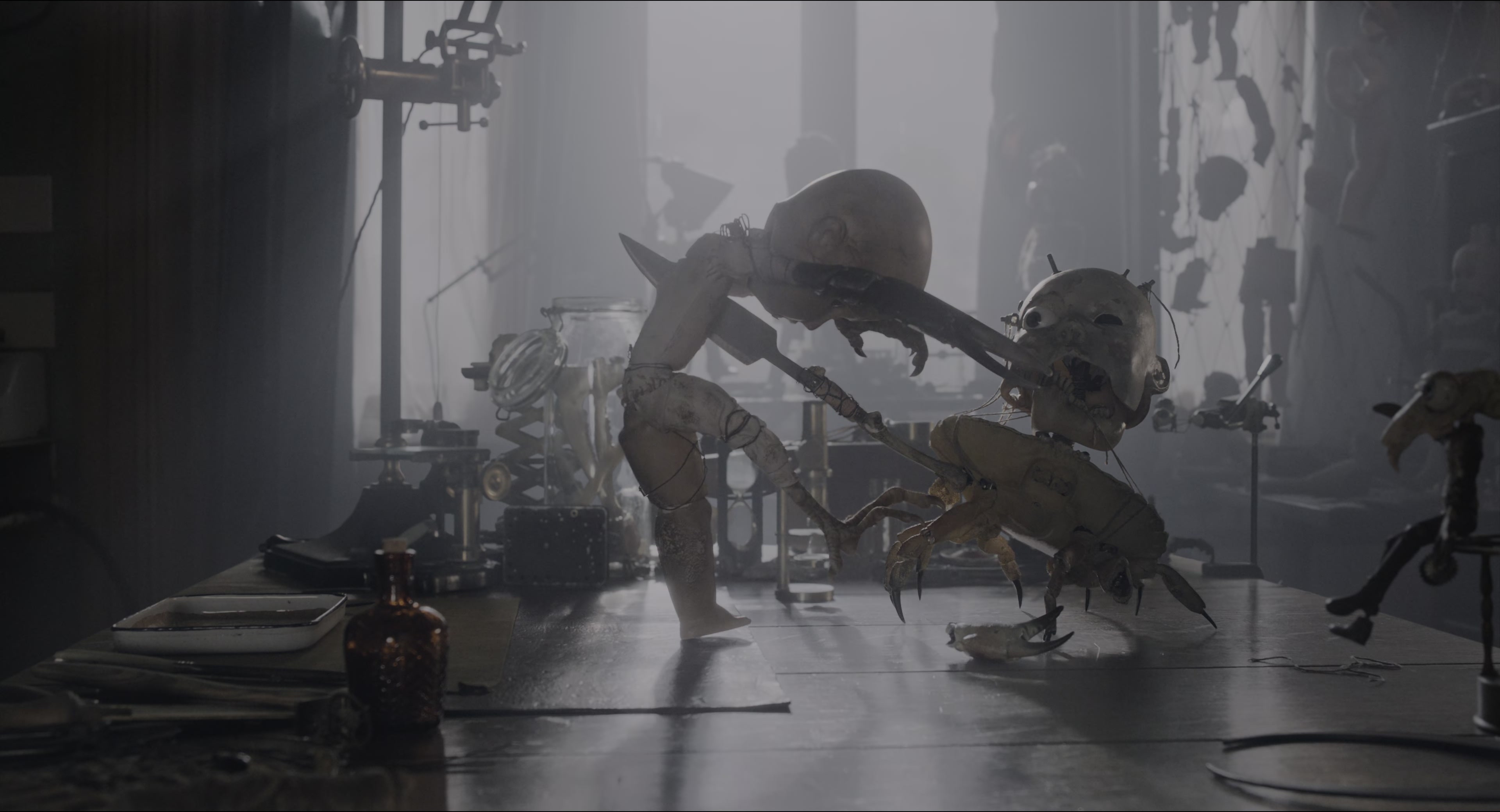 Miss Peregrine's Home for Peculiar Children (2016), wide, 1.85:1 — film still