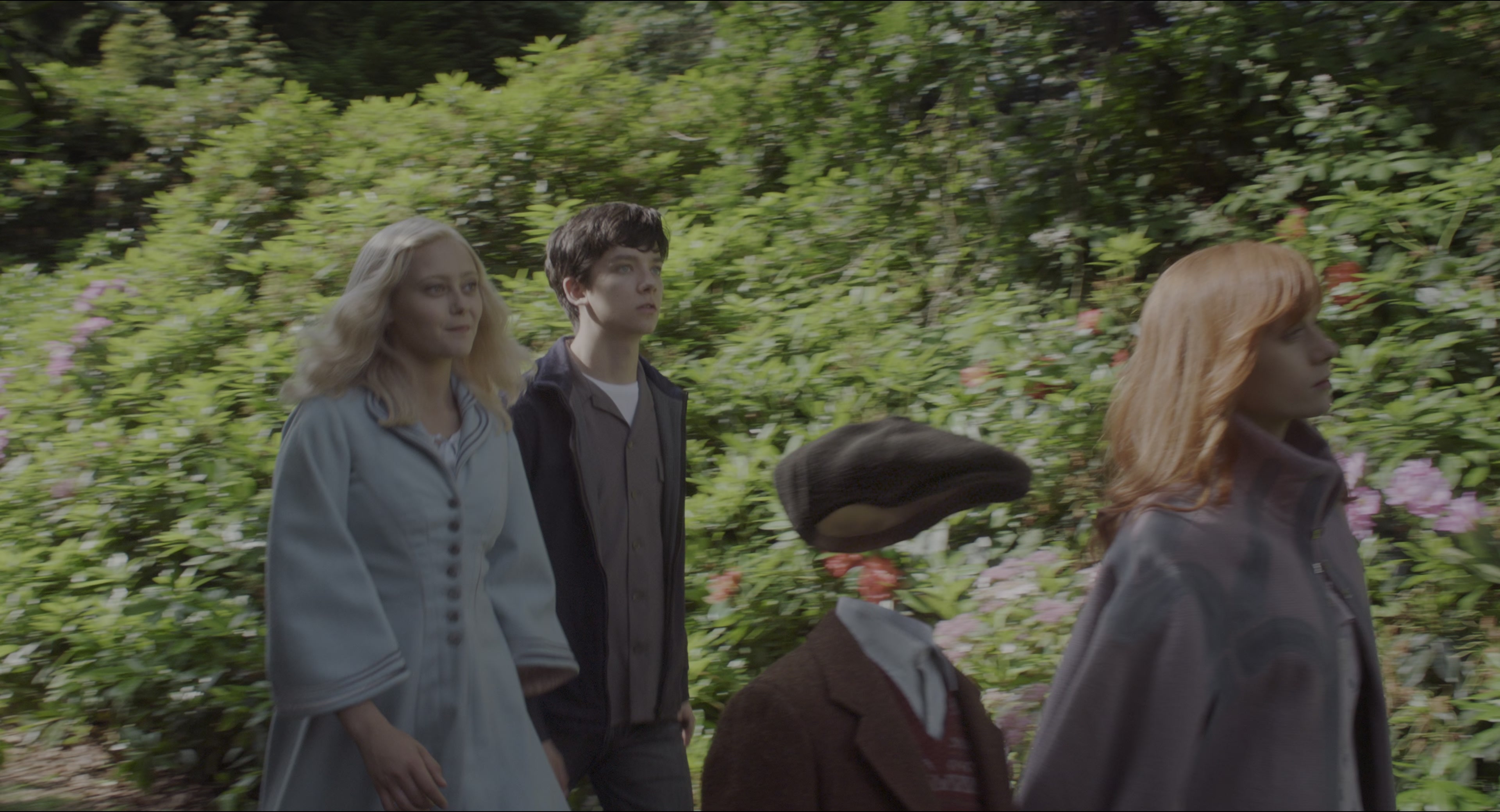 Miss Peregrine's Home for Peculiar Children (2016), wide, 1.85:1 — film still