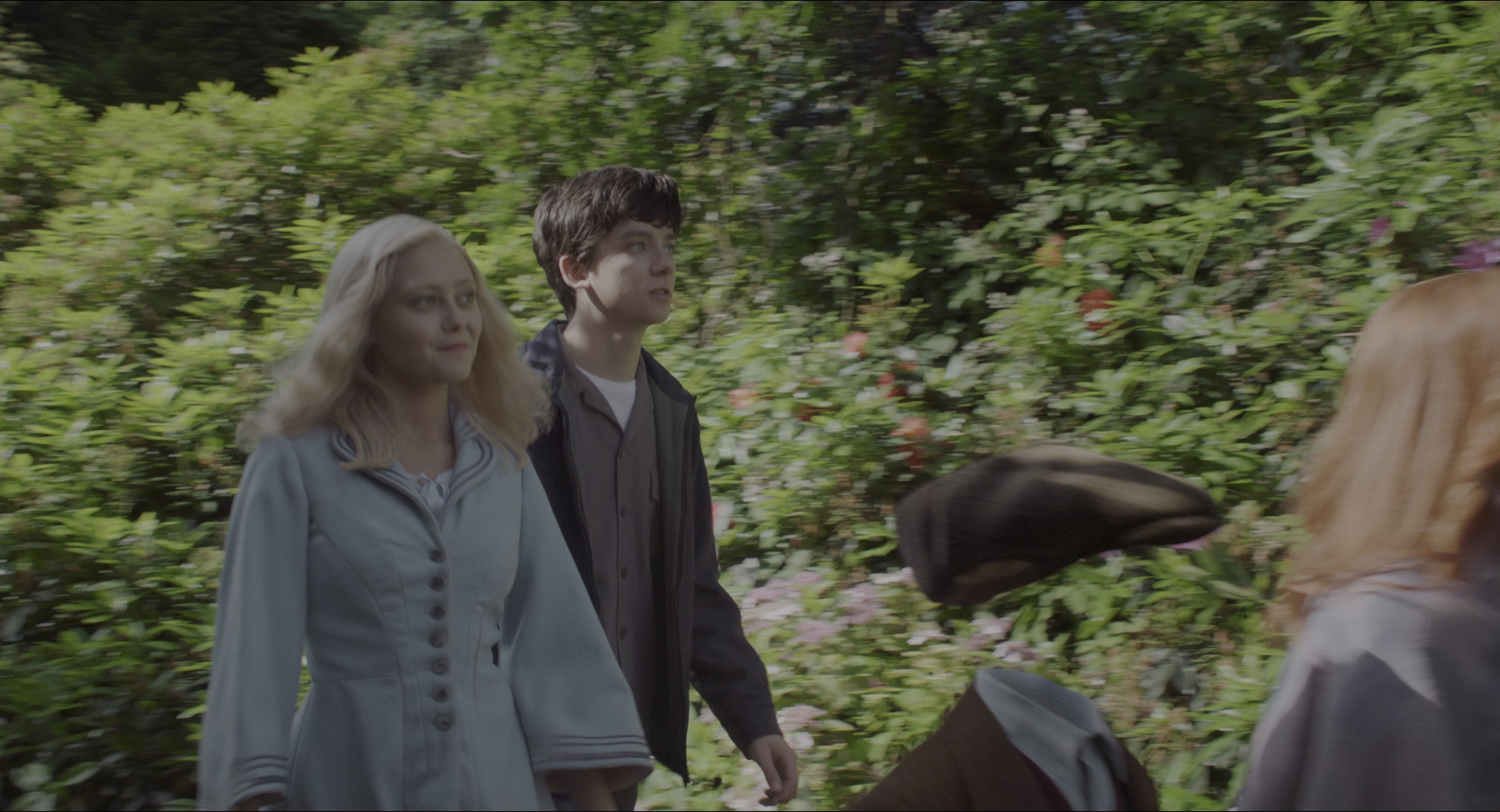 Miss Peregrine's Home for Peculiar Children (2016), wide, 1.85:1 — film still