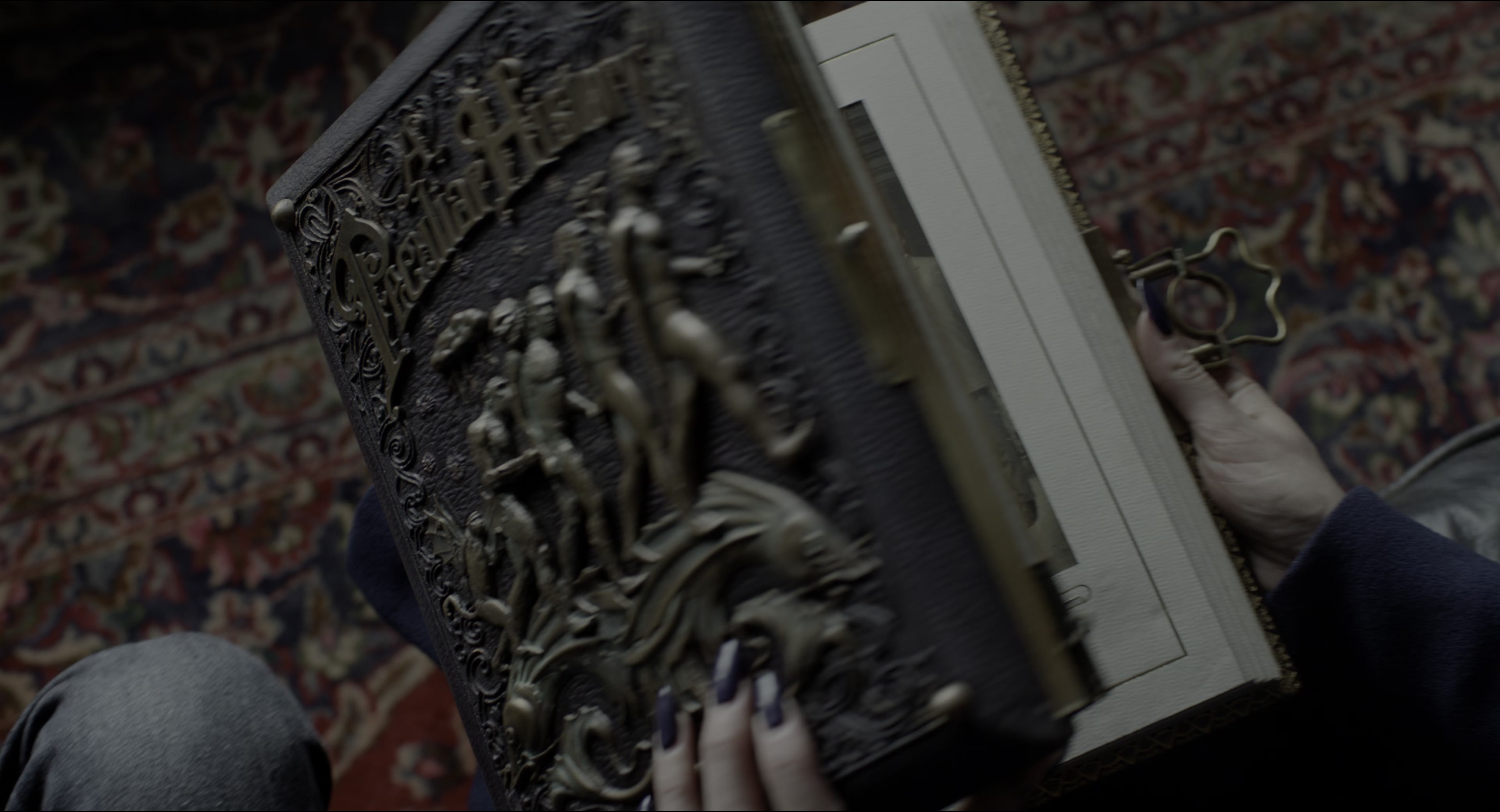 Miss Peregrine's Home for Peculiar Children (2016), wide, 1.85:1 — film still