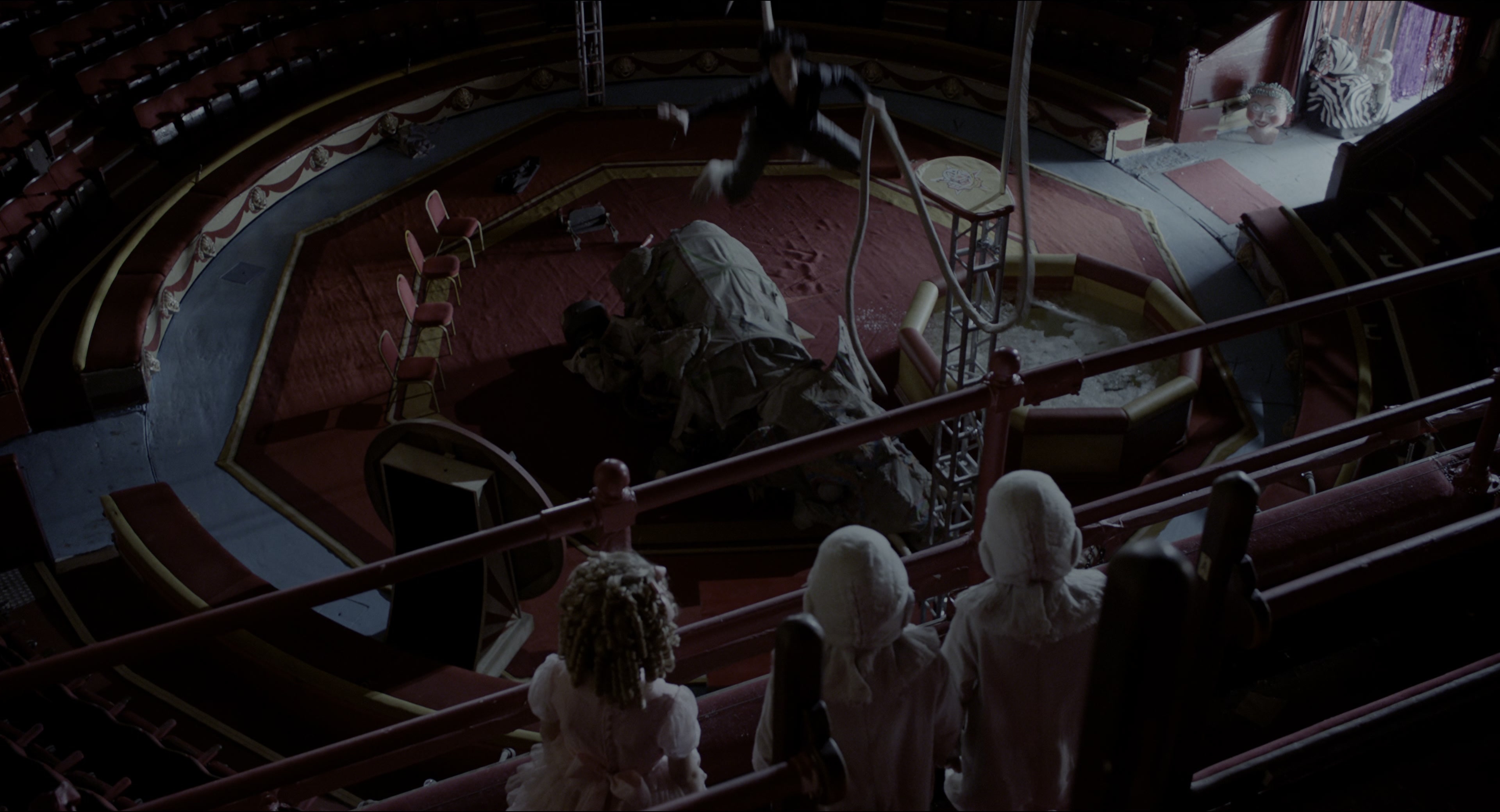 Miss Peregrine's Home for Peculiar Children (2016), wide, 1.85:1 — film still