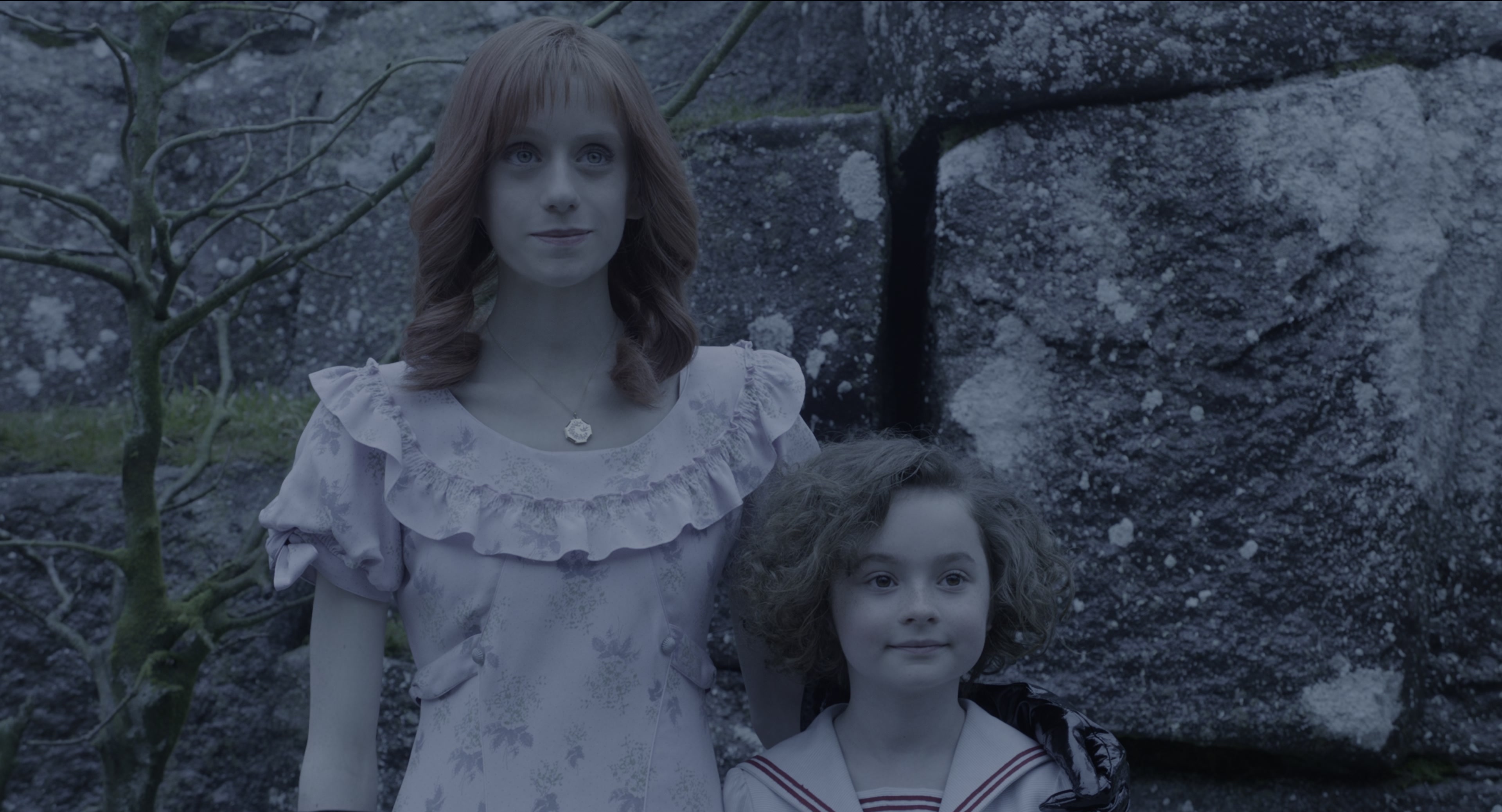 Miss Peregrine's Home for Peculiar Children (2016), wide, 1.85:1 — film still