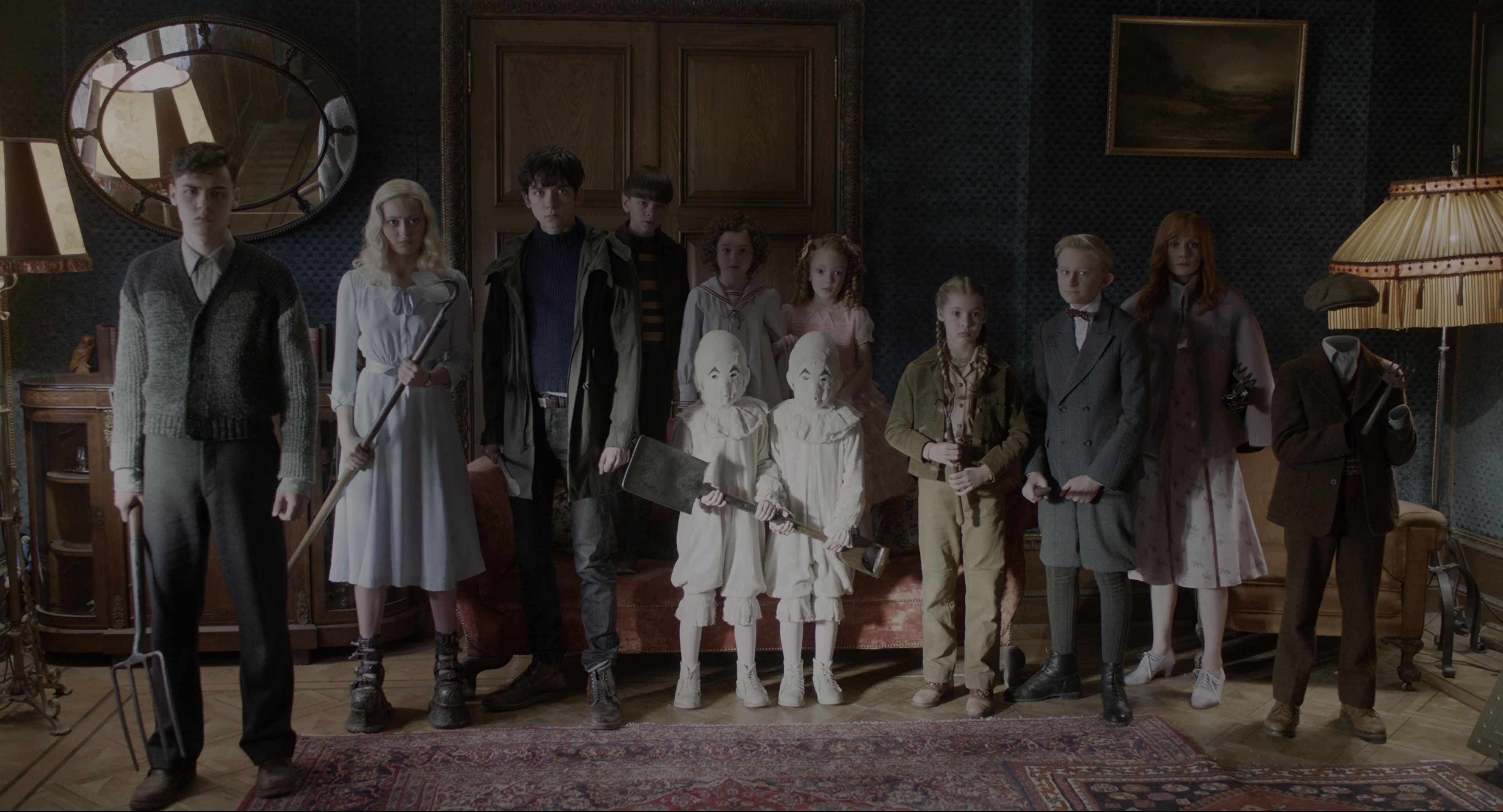 Miss Peregrine's Home for Peculiar Children (2016), wide, 1.85:1 — film still
