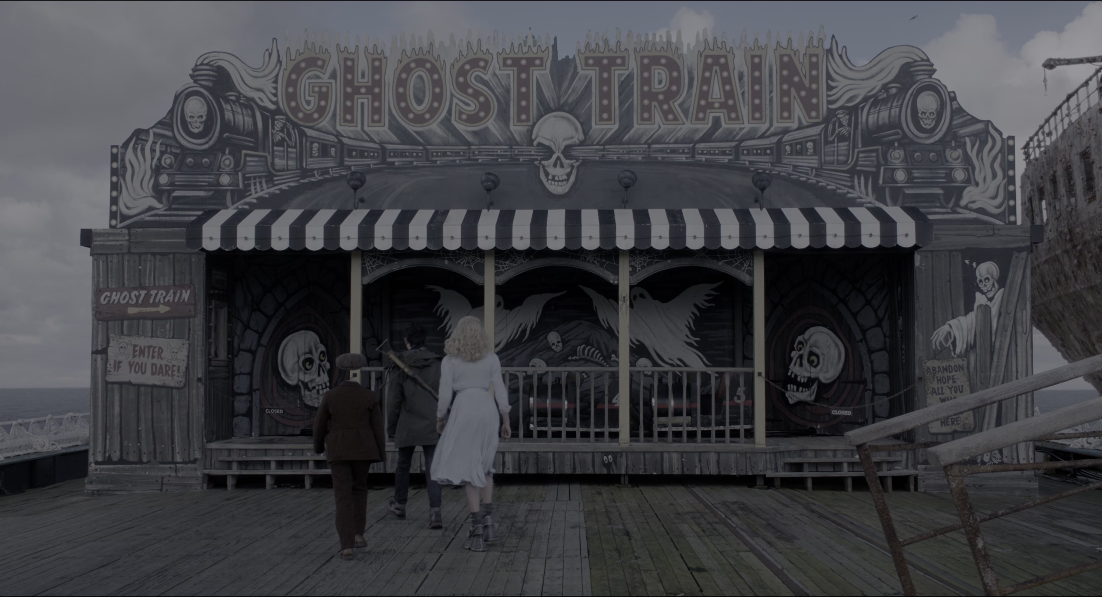 Miss Peregrine's Home for Peculiar Children (2016), wide, 1.85:1 — film still