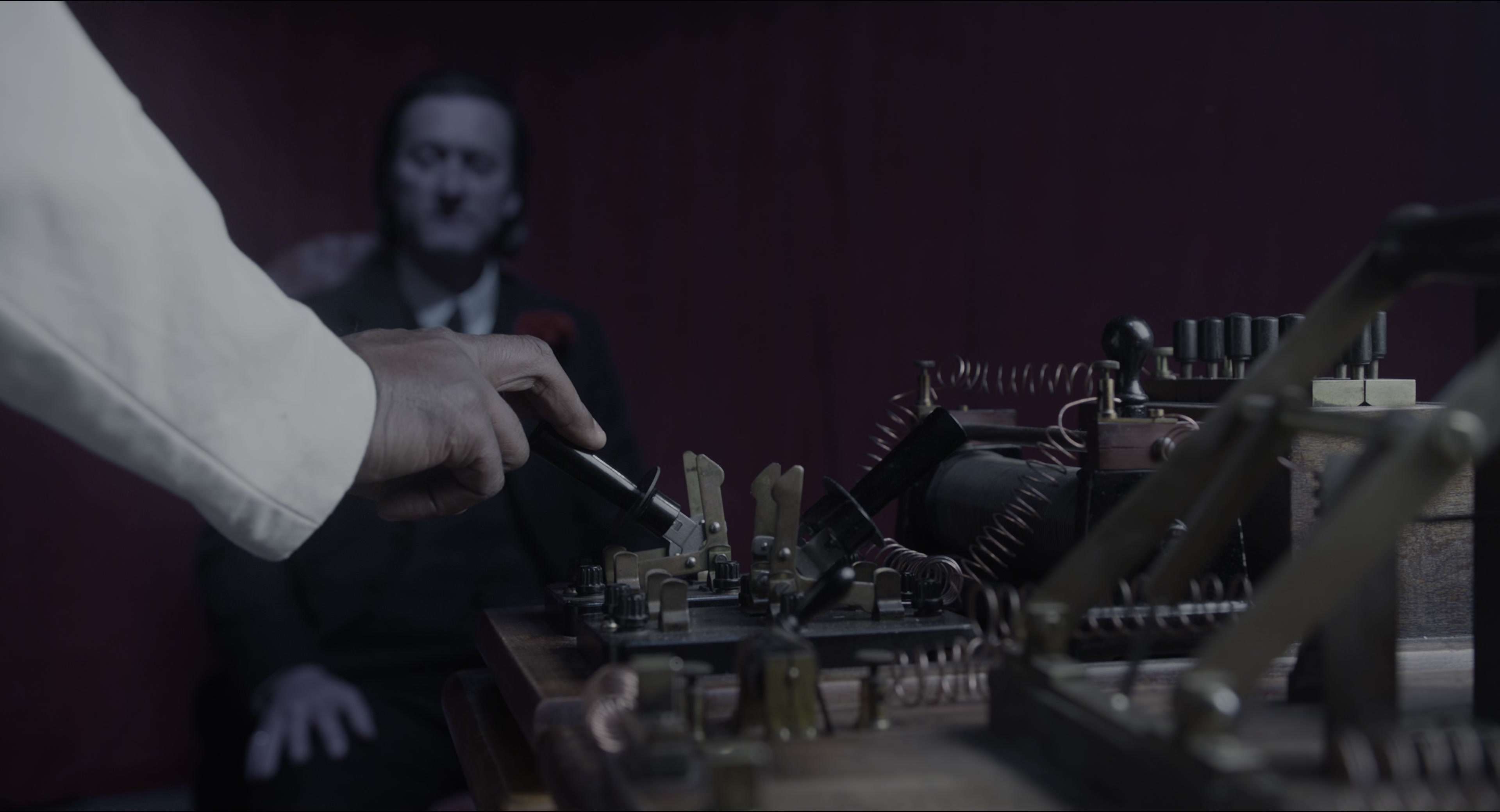 Miss Peregrine's Home for Peculiar Children (2016), wide, 1.85:1 — film still