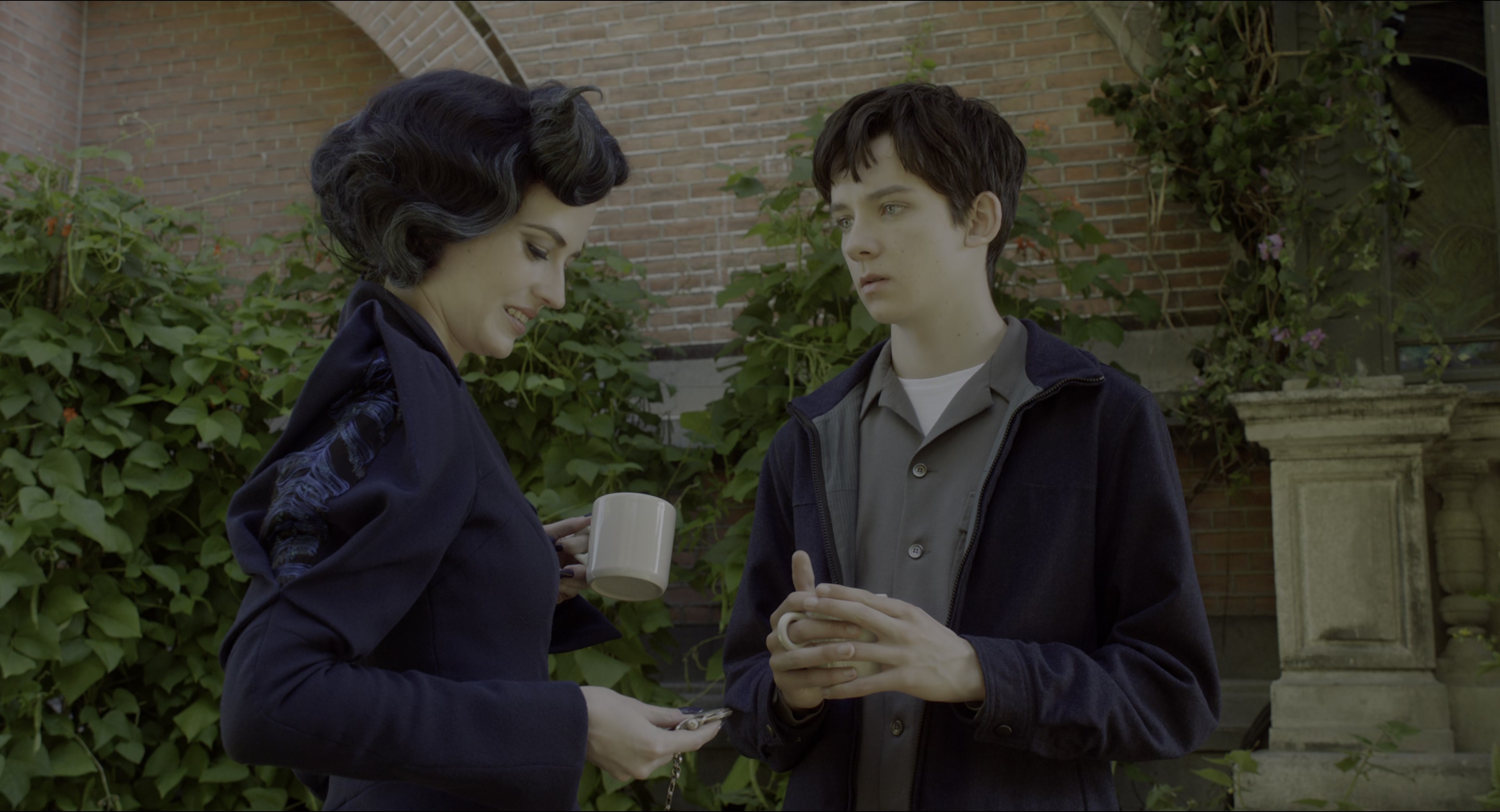 Miss Peregrine's Home for Peculiar Children (2016), wide, 1.85:1 — film still