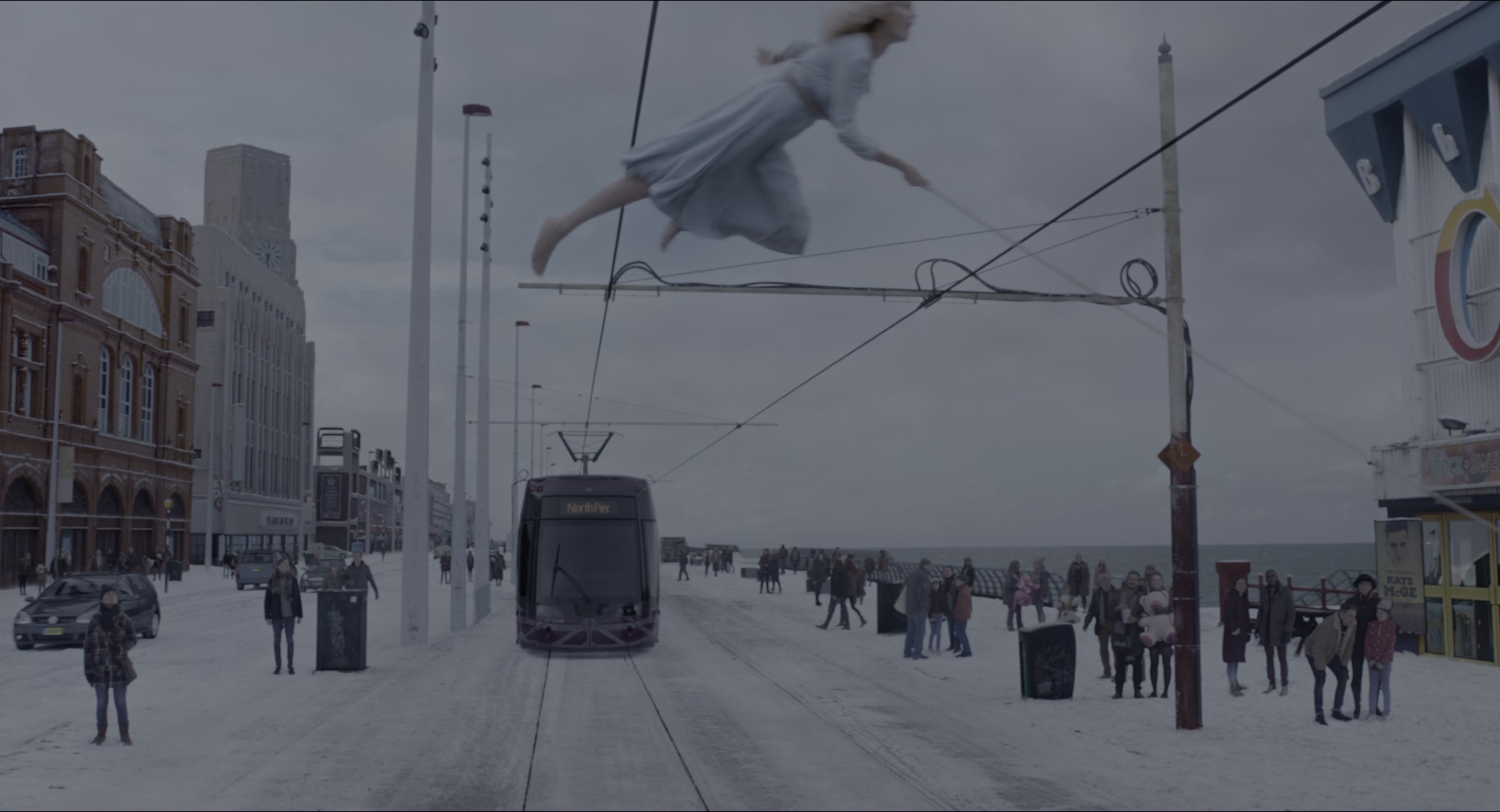Miss Peregrine's Home for Peculiar Children (2016), wide, 1.85:1 — film still