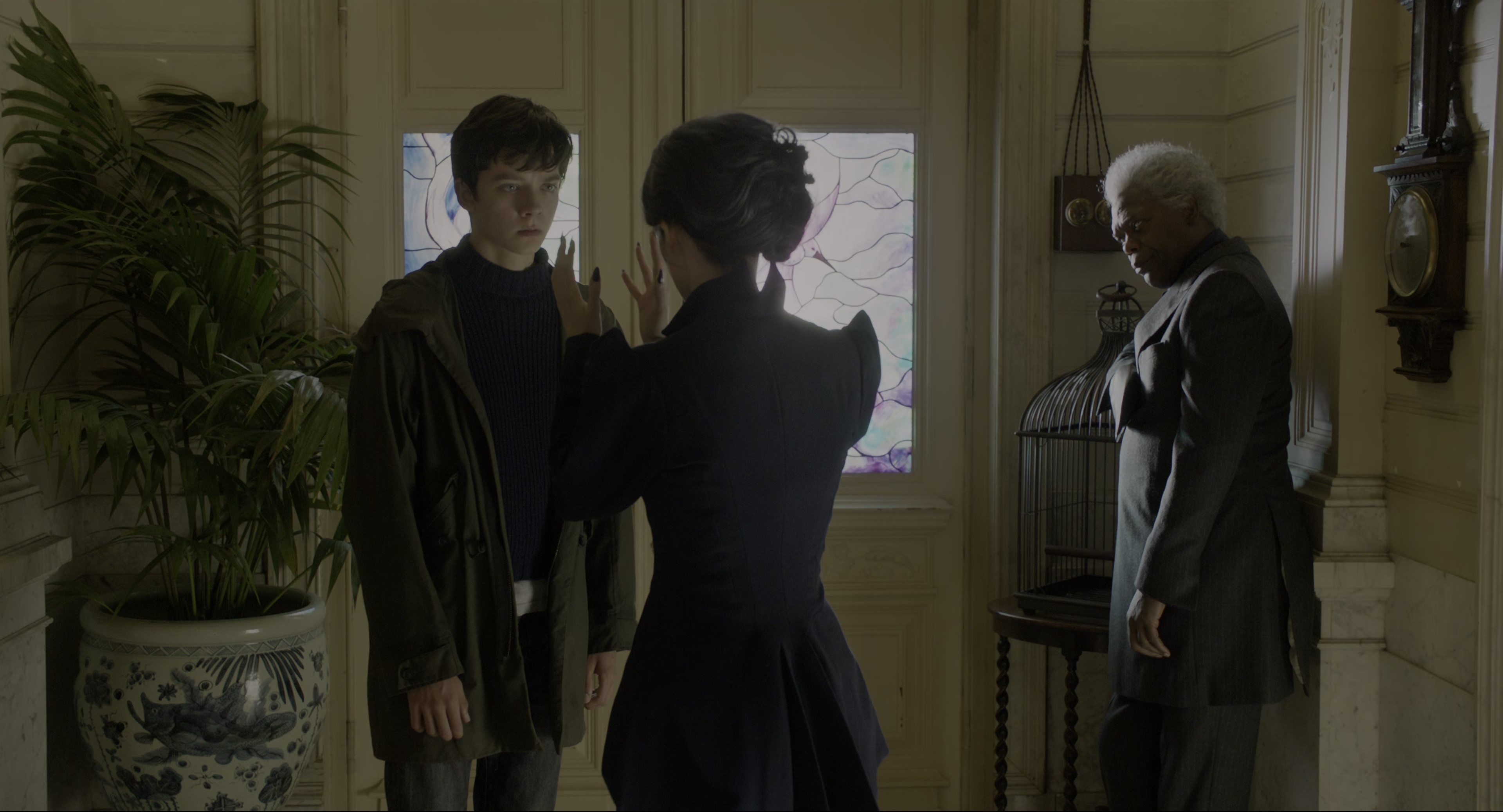 Miss Peregrine's Home for Peculiar Children (2016), wide, 1.85:1 — film still