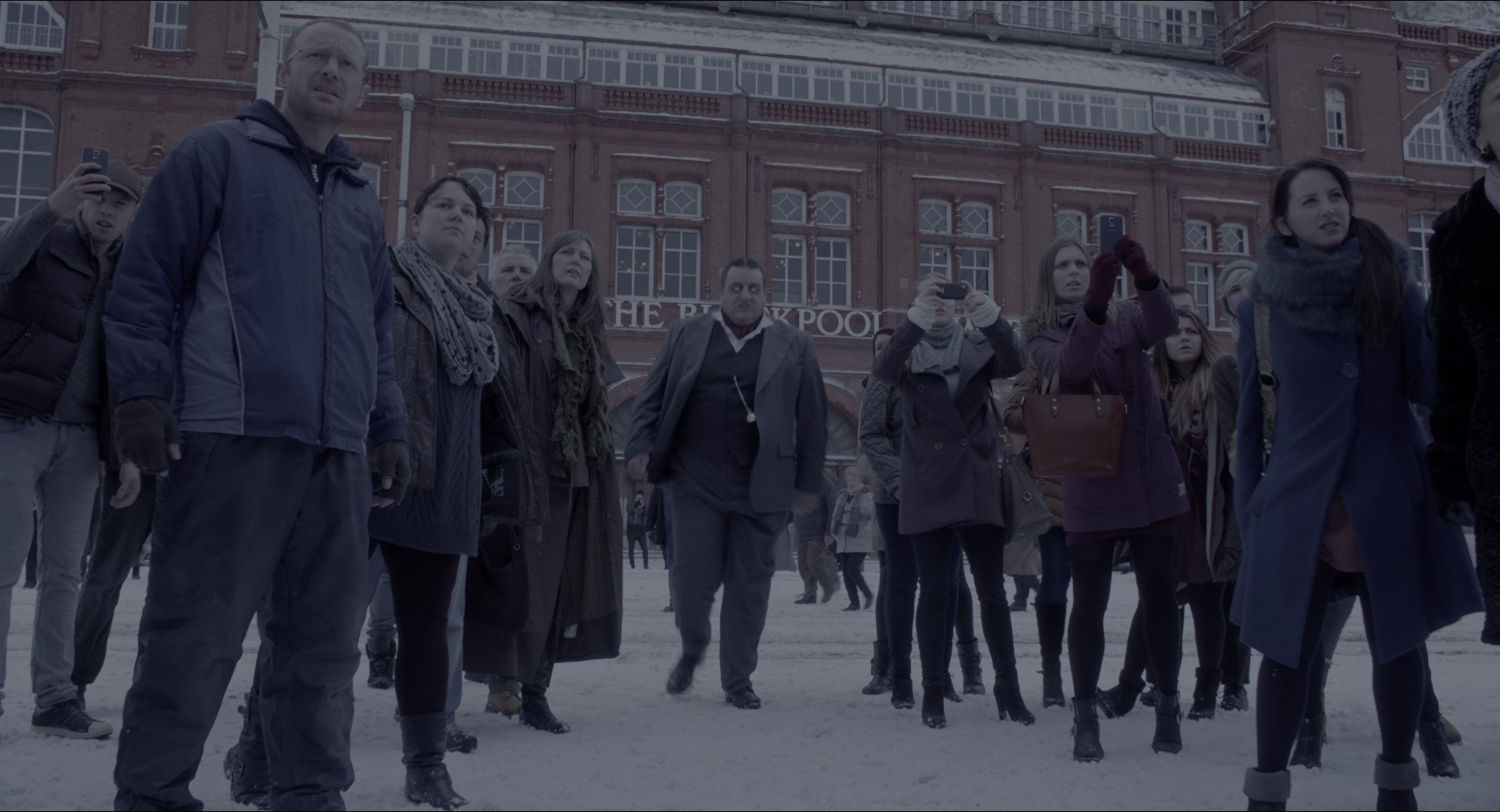 Miss Peregrine's Home for Peculiar Children (2016), wide, 1.85:1 — film still