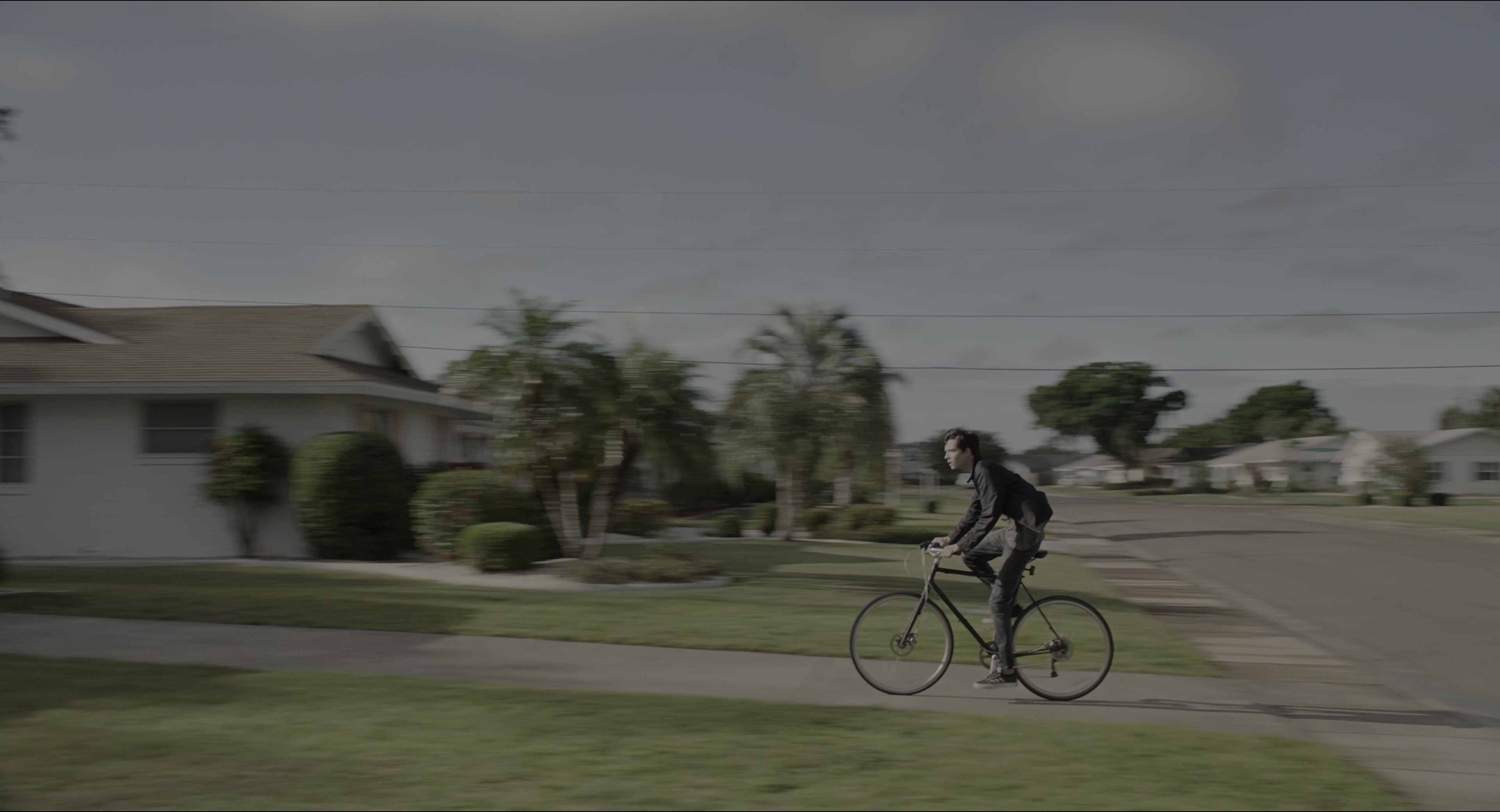 Miss Peregrine's Home for Peculiar Children (2016), wide, 1.85:1 — film still