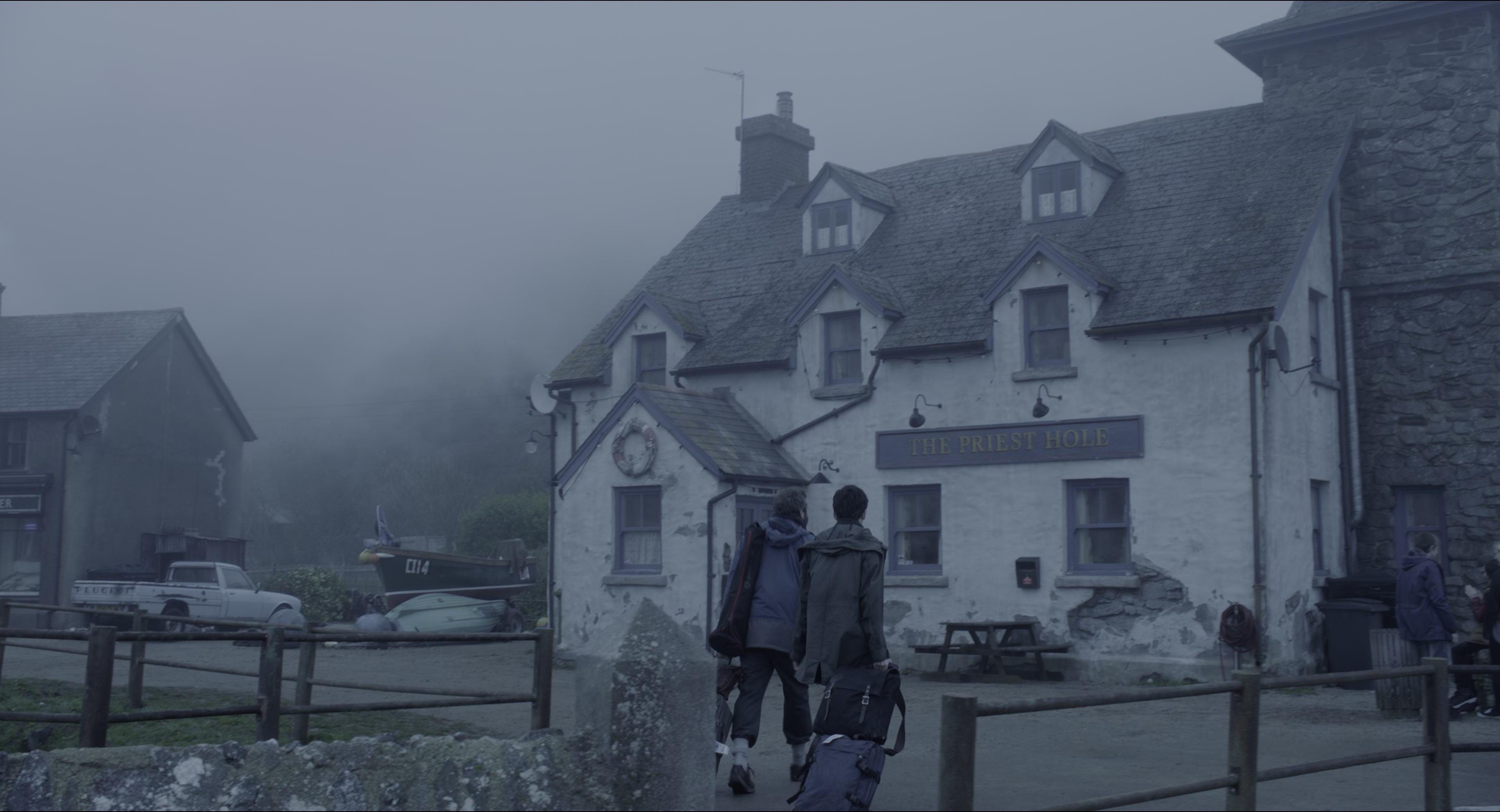 Miss Peregrine's Home for Peculiar Children (2016), wide, 1.85:1 — film still