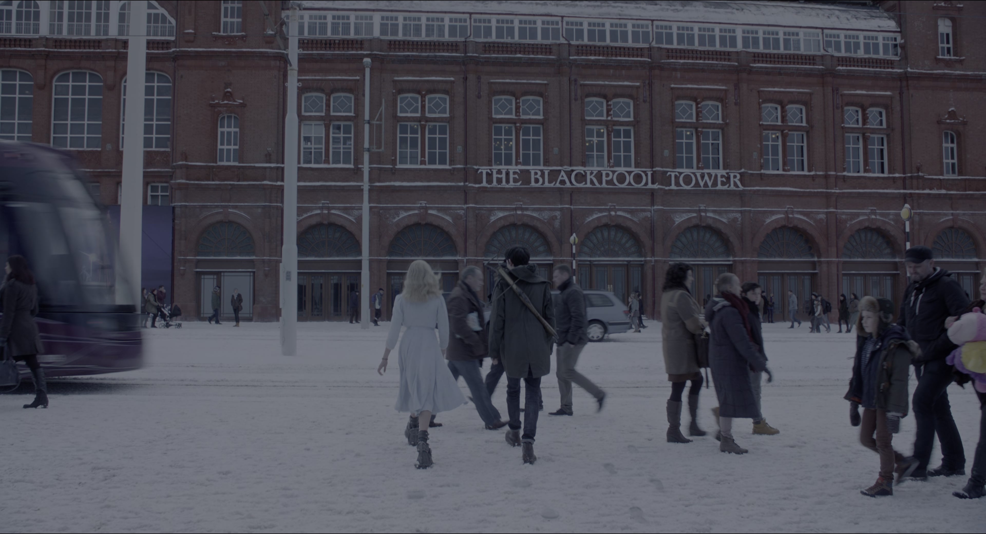 Miss Peregrine's Home for Peculiar Children (2016), wide, 1.85:1 — film still