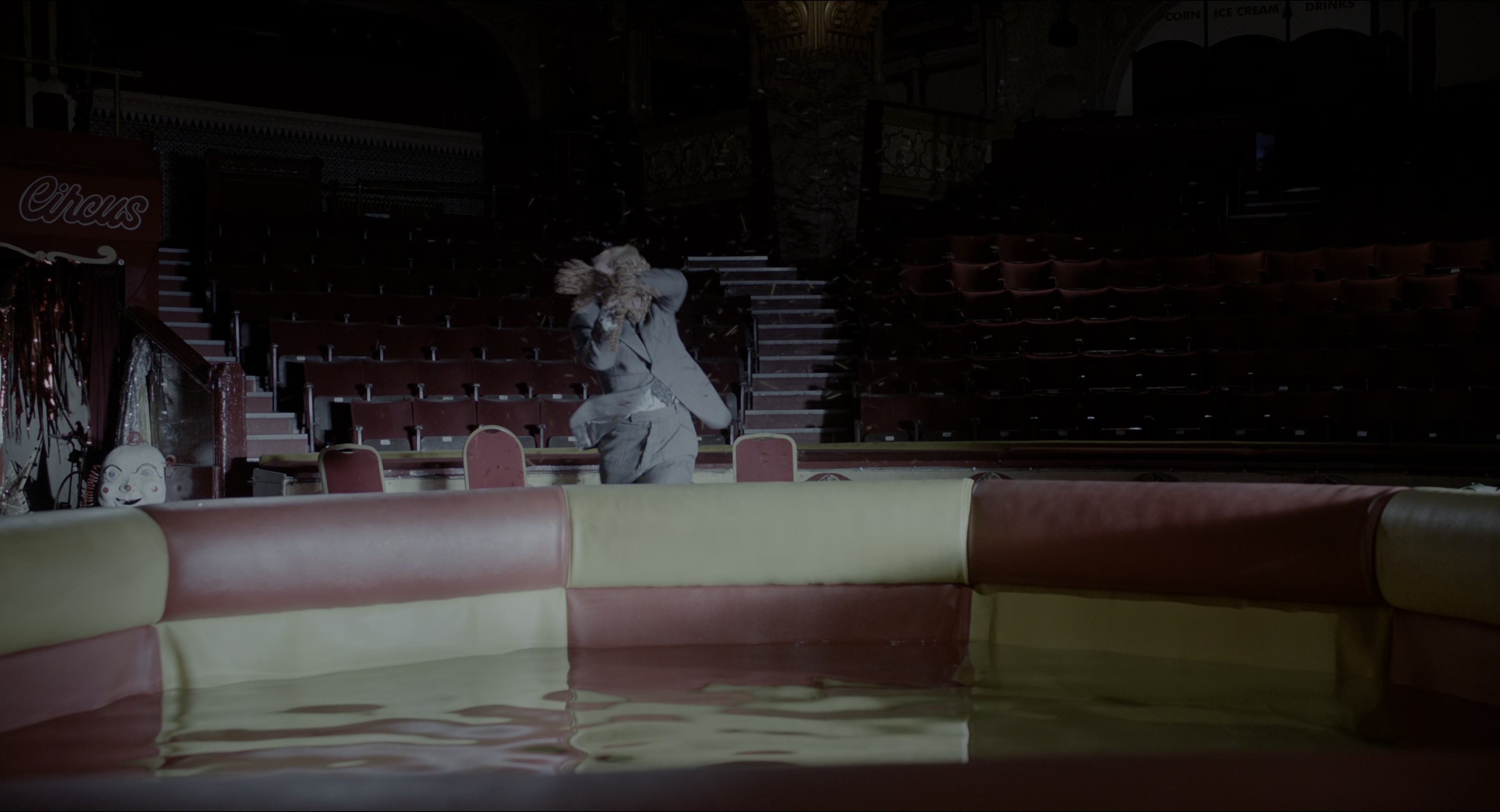 Miss Peregrine's Home for Peculiar Children (2016), wide, 1.85:1 — film still